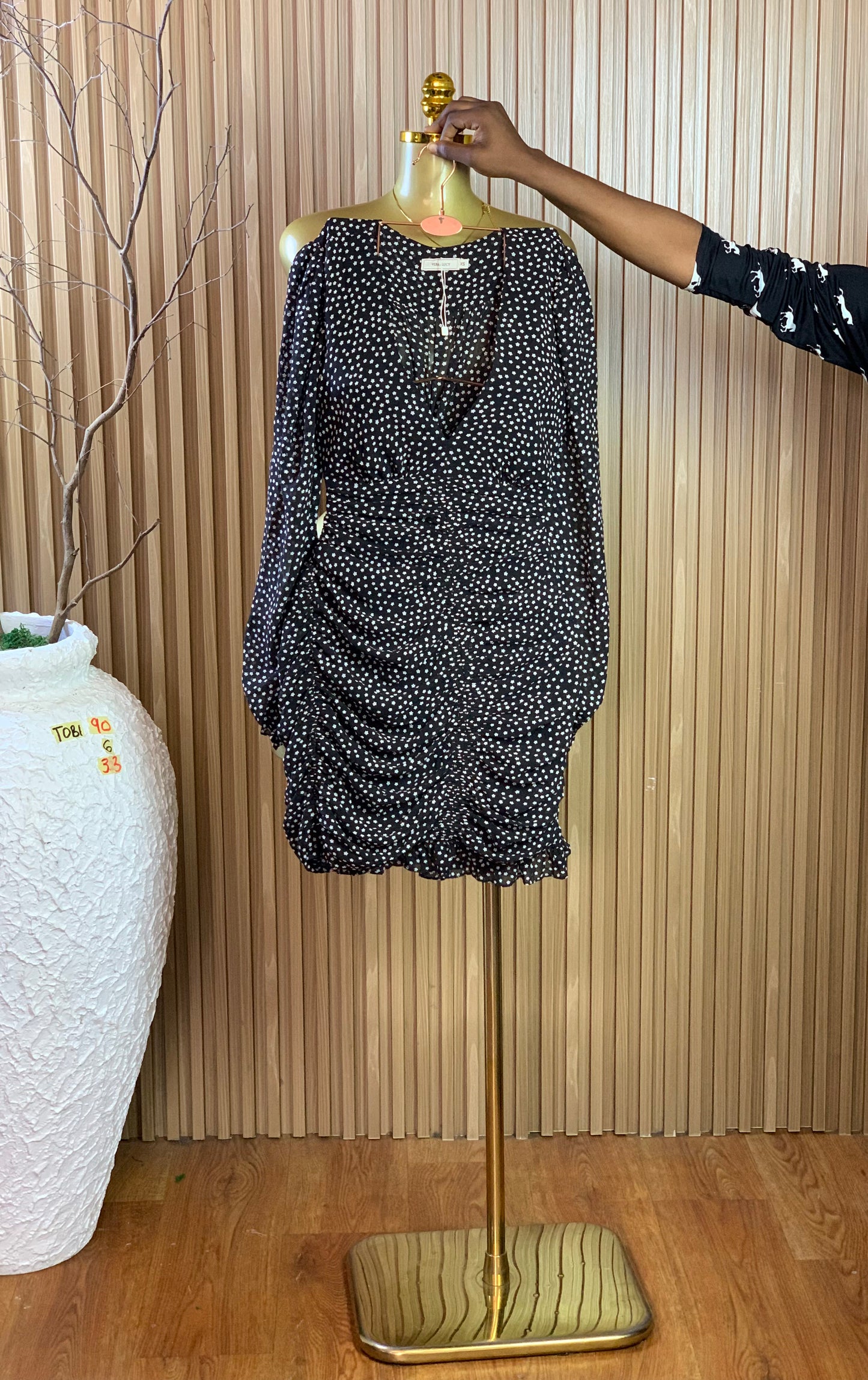 TOBI90 SIZE6 Length33 dress