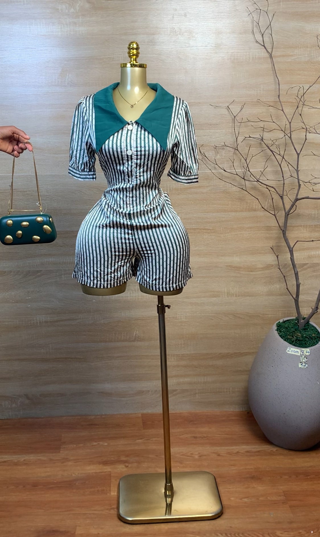 SIZE10 ZOOM84 play suit Length32