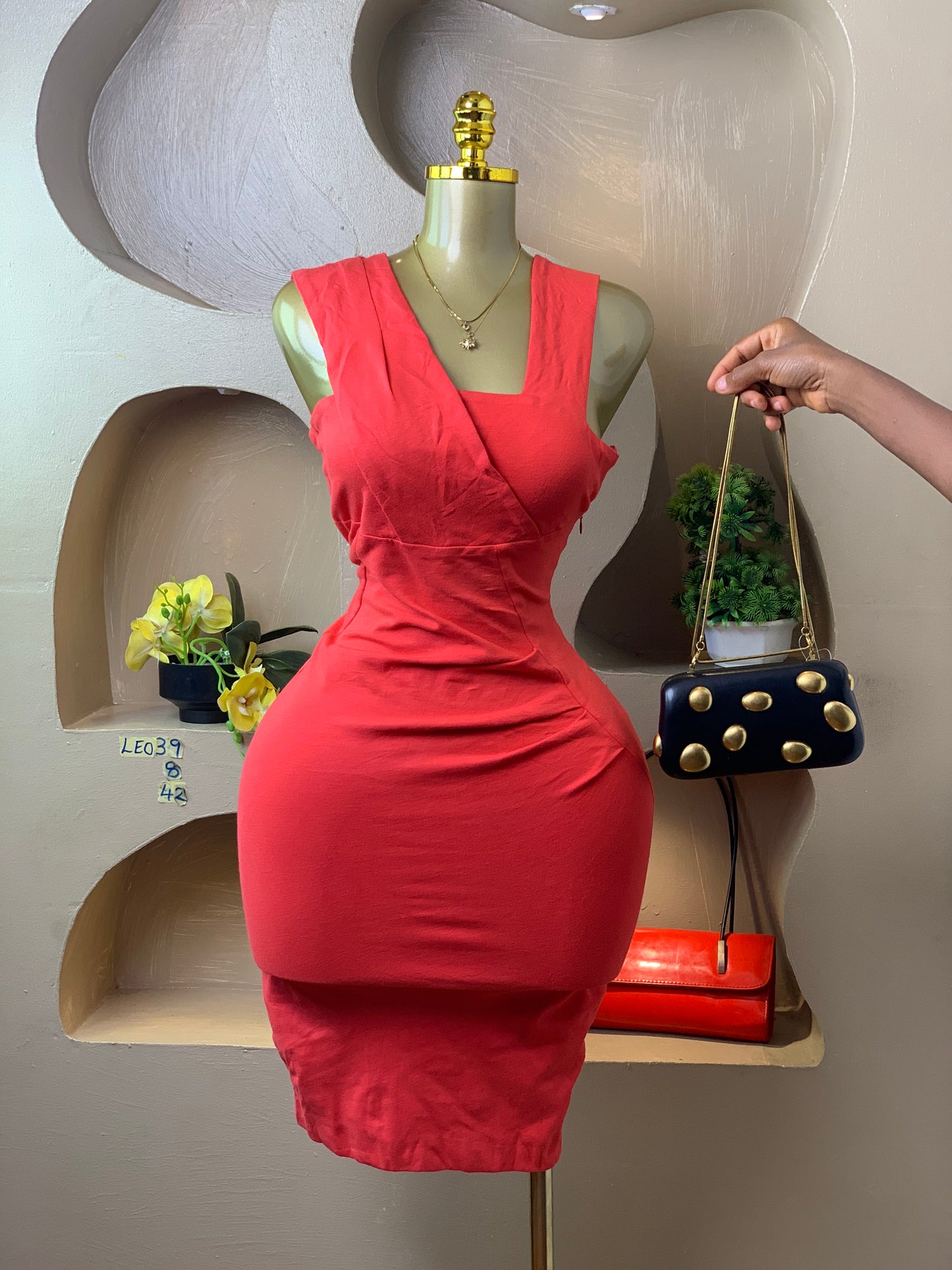 LEO39 CORPORATE DRESS SIZE8 Length42