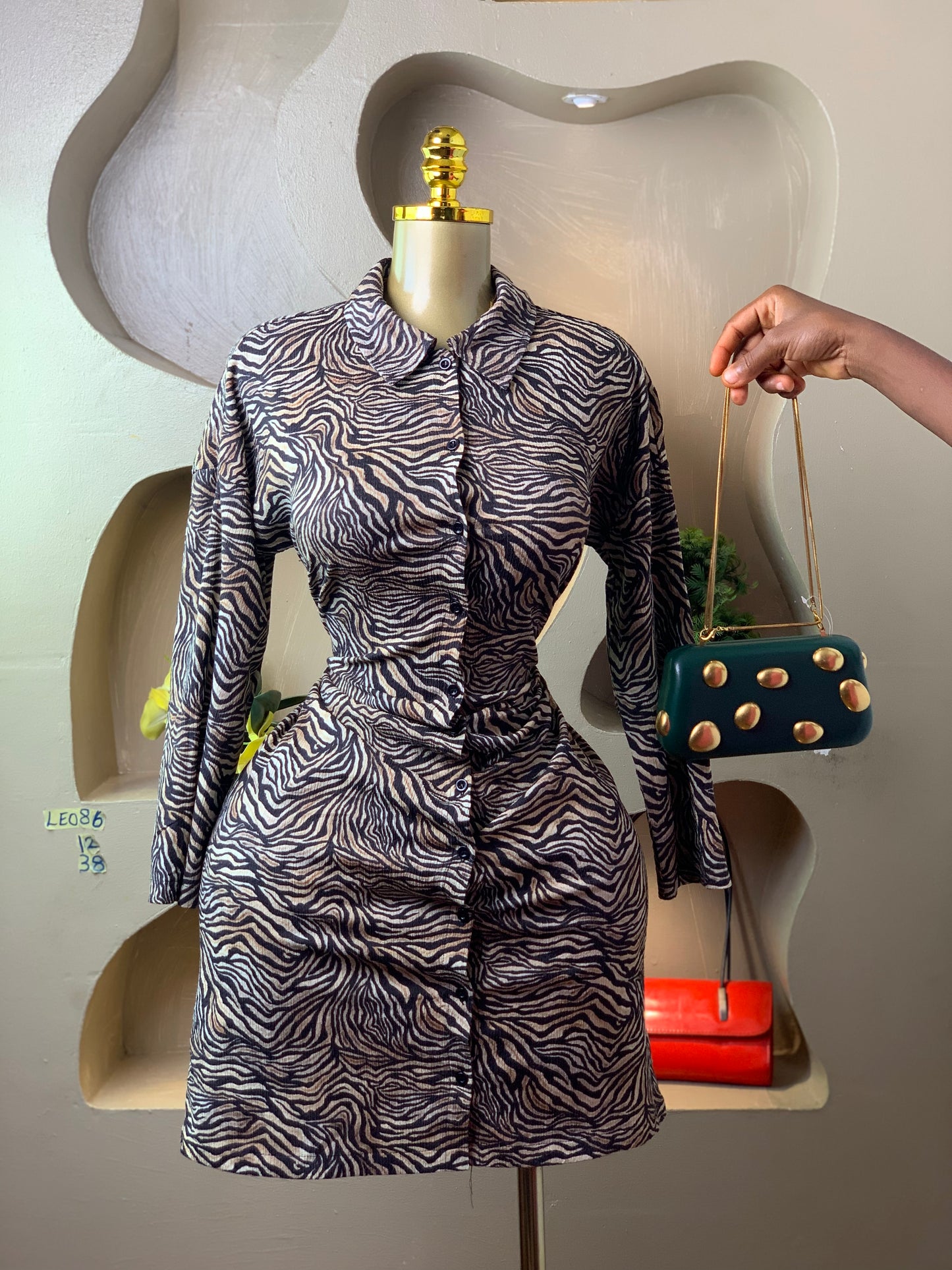 LEO86 ANIMAL PRINTED DRESS SIZE12 Length38