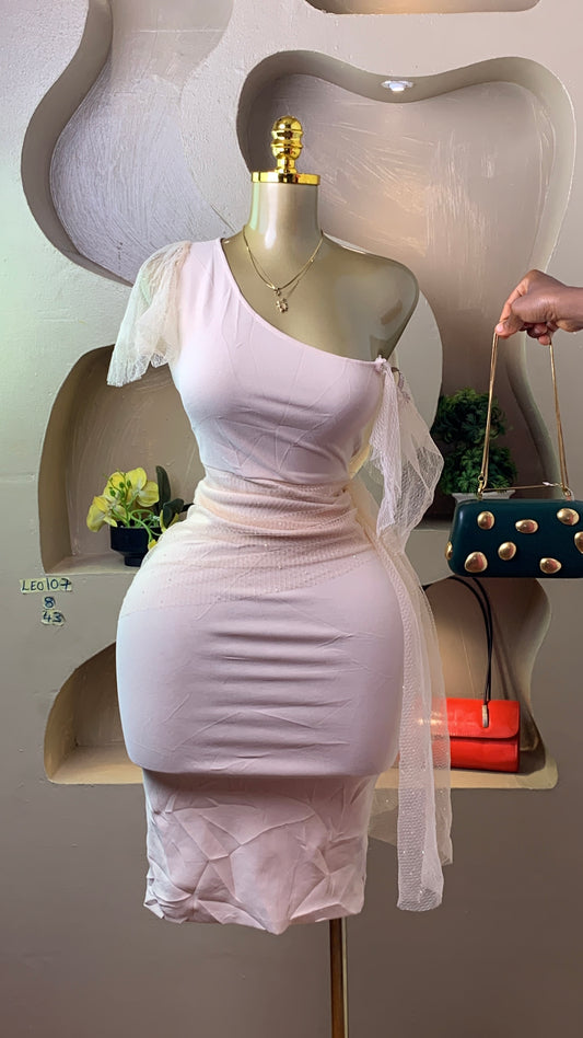 LEO107 CREAM DRESS SIZE8 Length43 (stained)