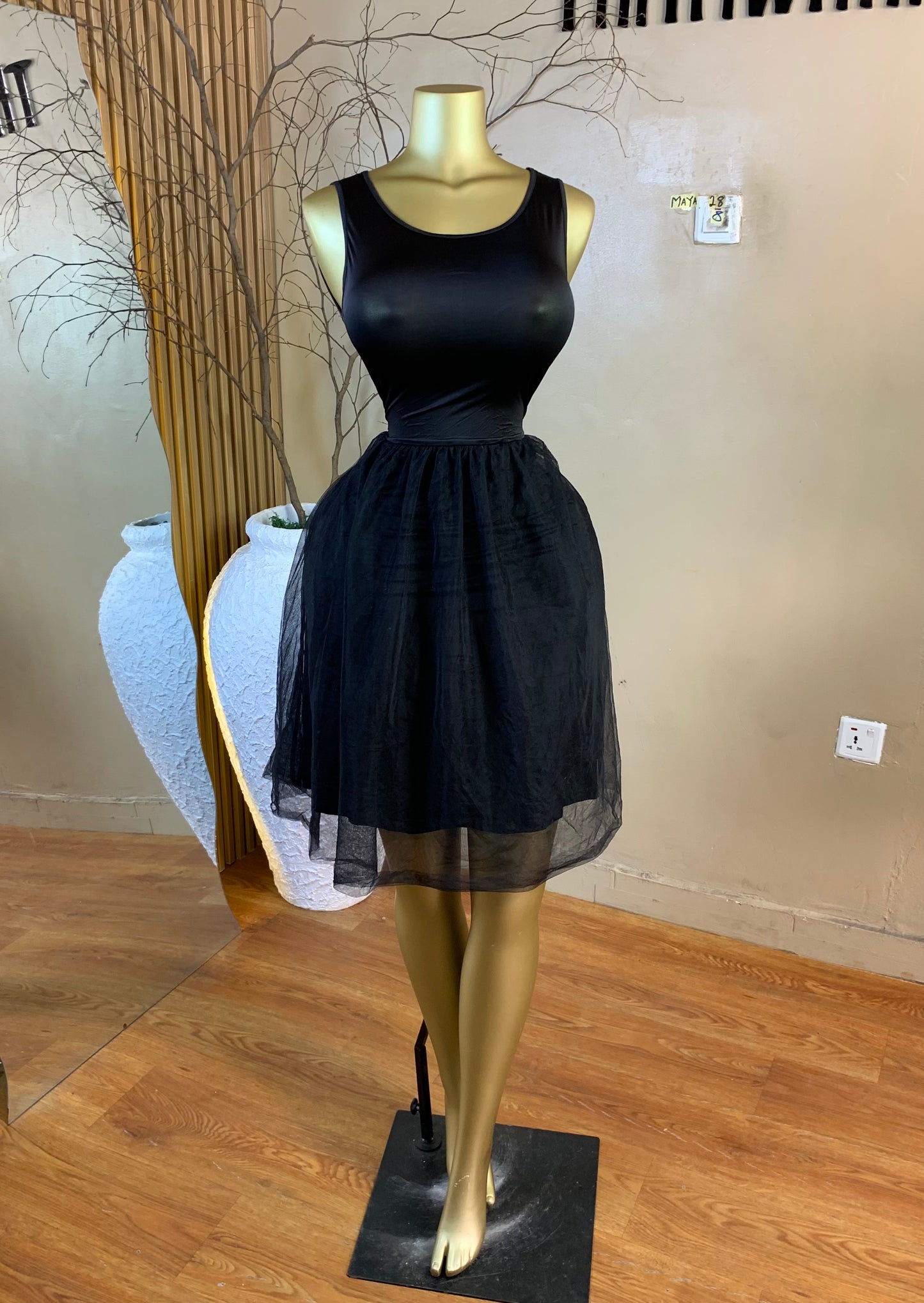 MAYA28 SIZE8/10 black dress