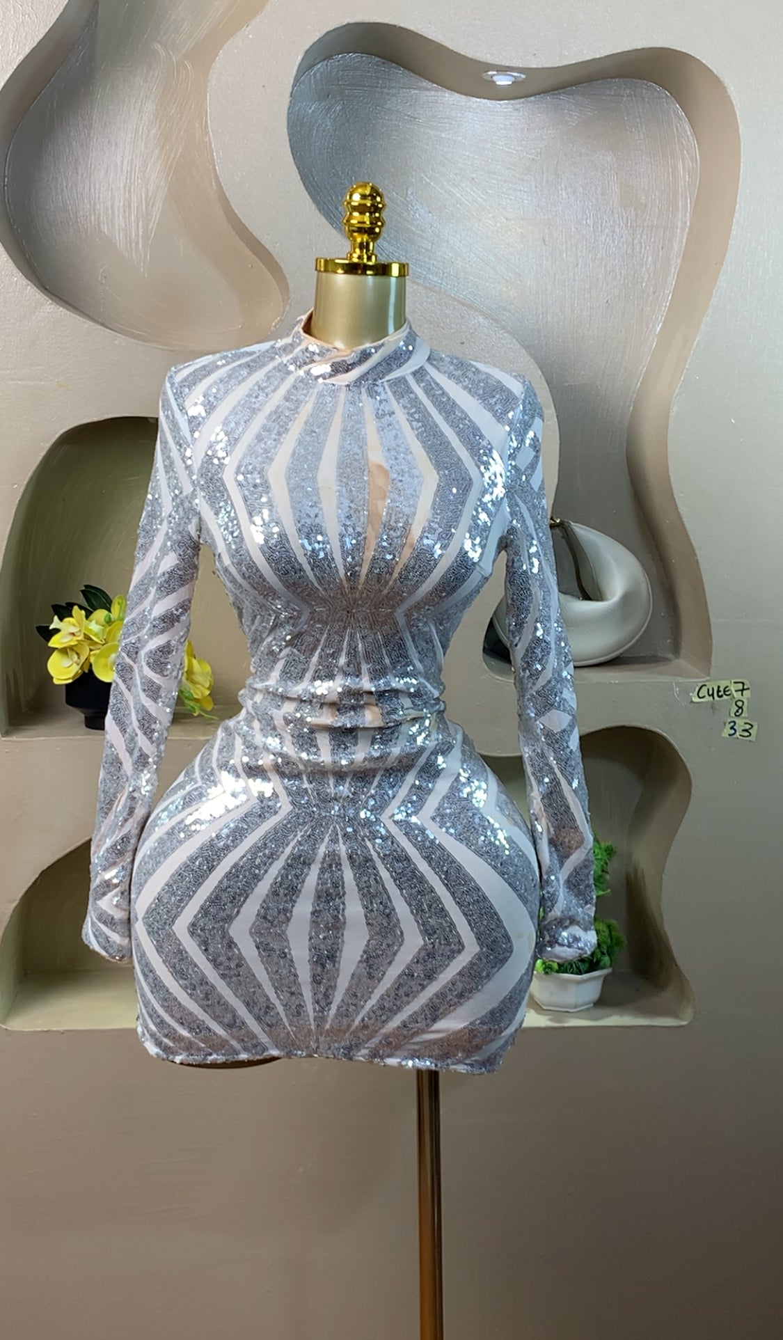 SIZE8 Cute7 Length33