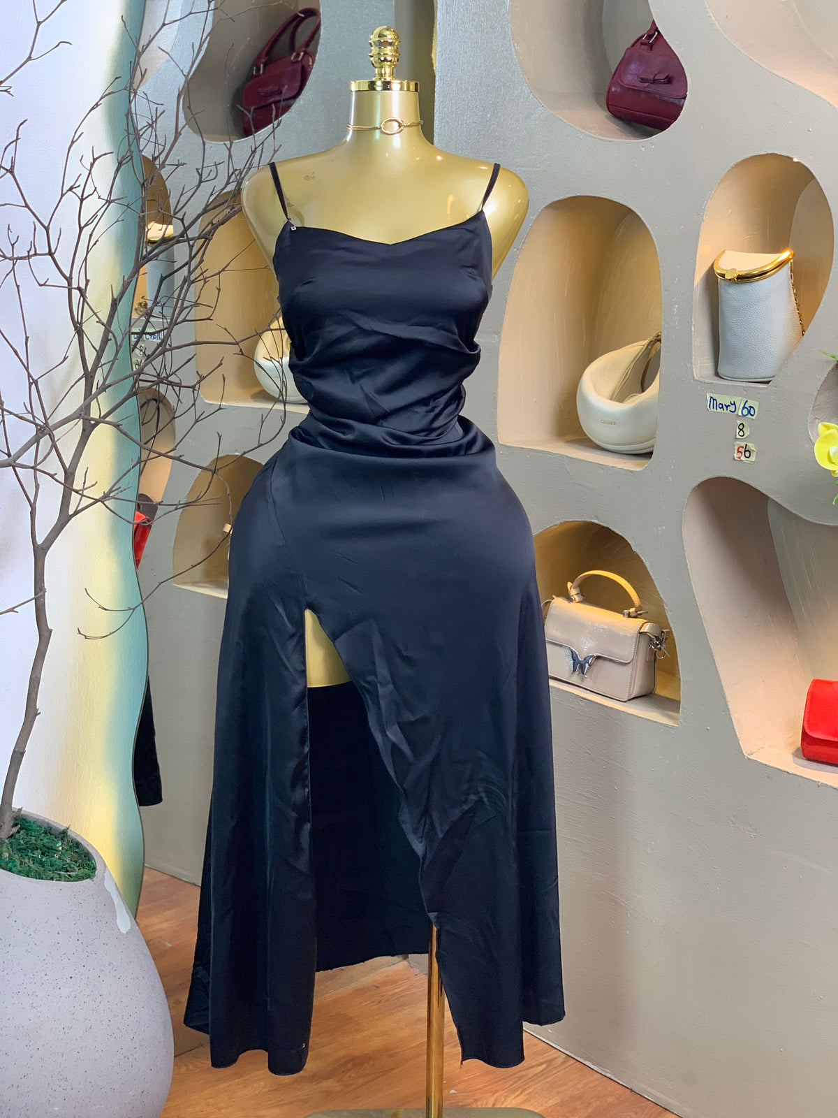 MARY60 SIZE8 Black DRESS Length56