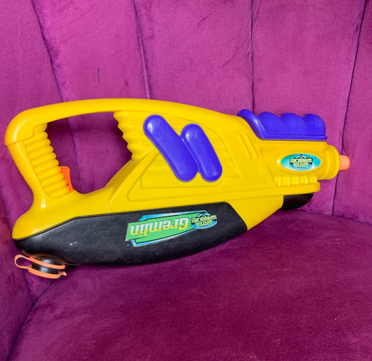 Gremlin water blaster (Children toy)