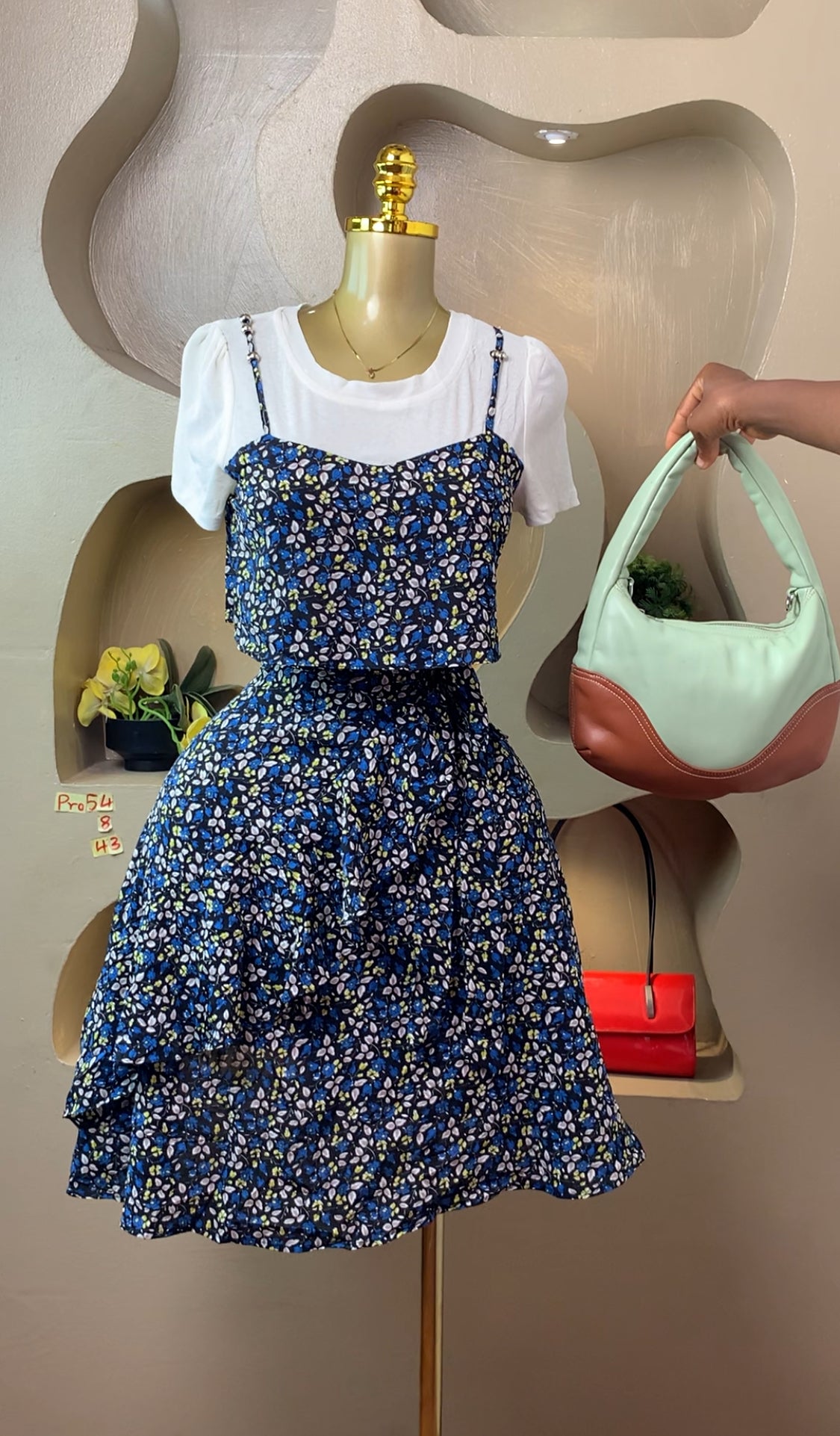 PRO54 SIZE8 DRESS Length43