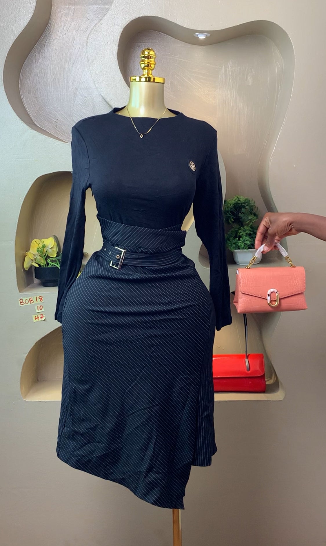 BOB18 SIZE10 Black DRESS Length47