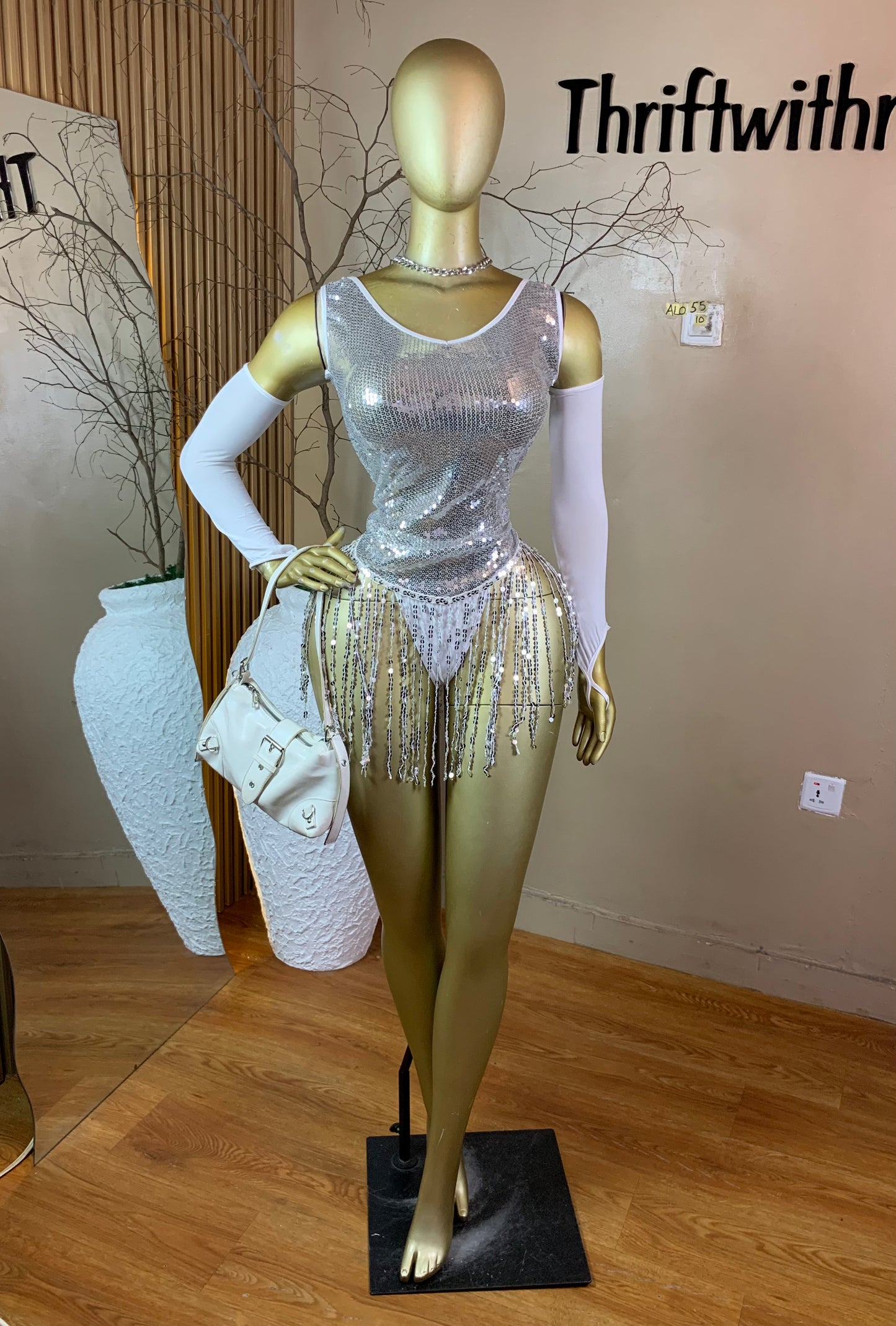 SIZE8 ALO55 comes with pant
