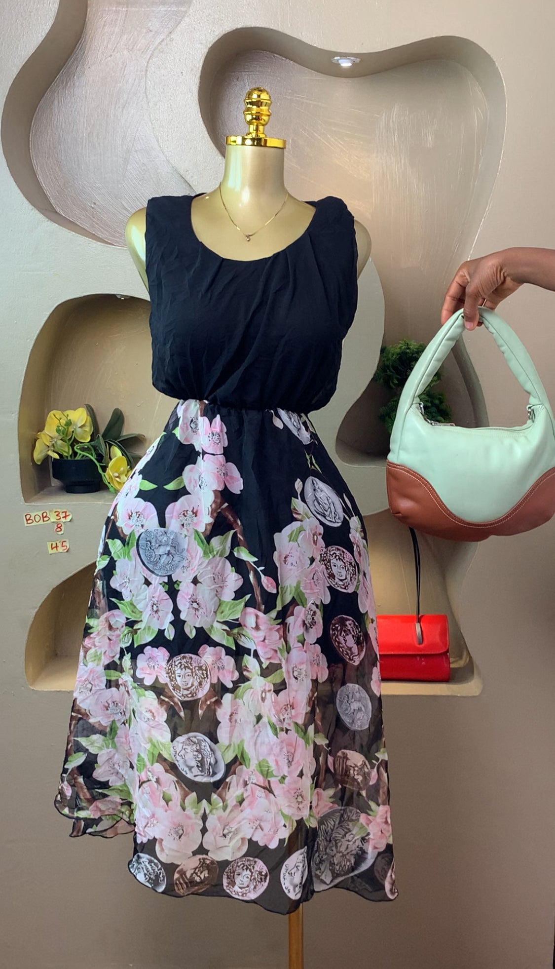BOB37 SIZE8 DRESS Length45