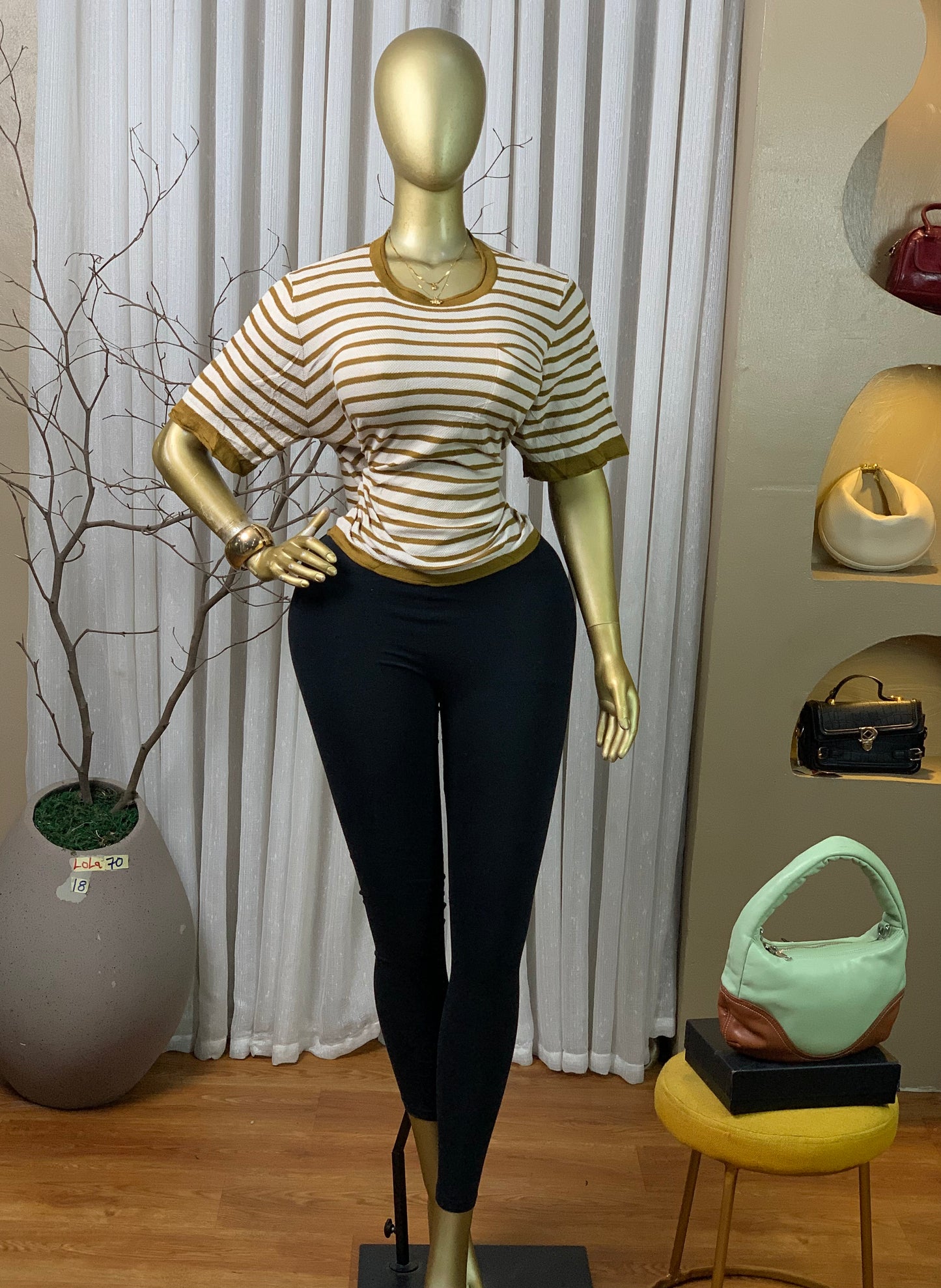 LOLA70 SIZE18 Top only