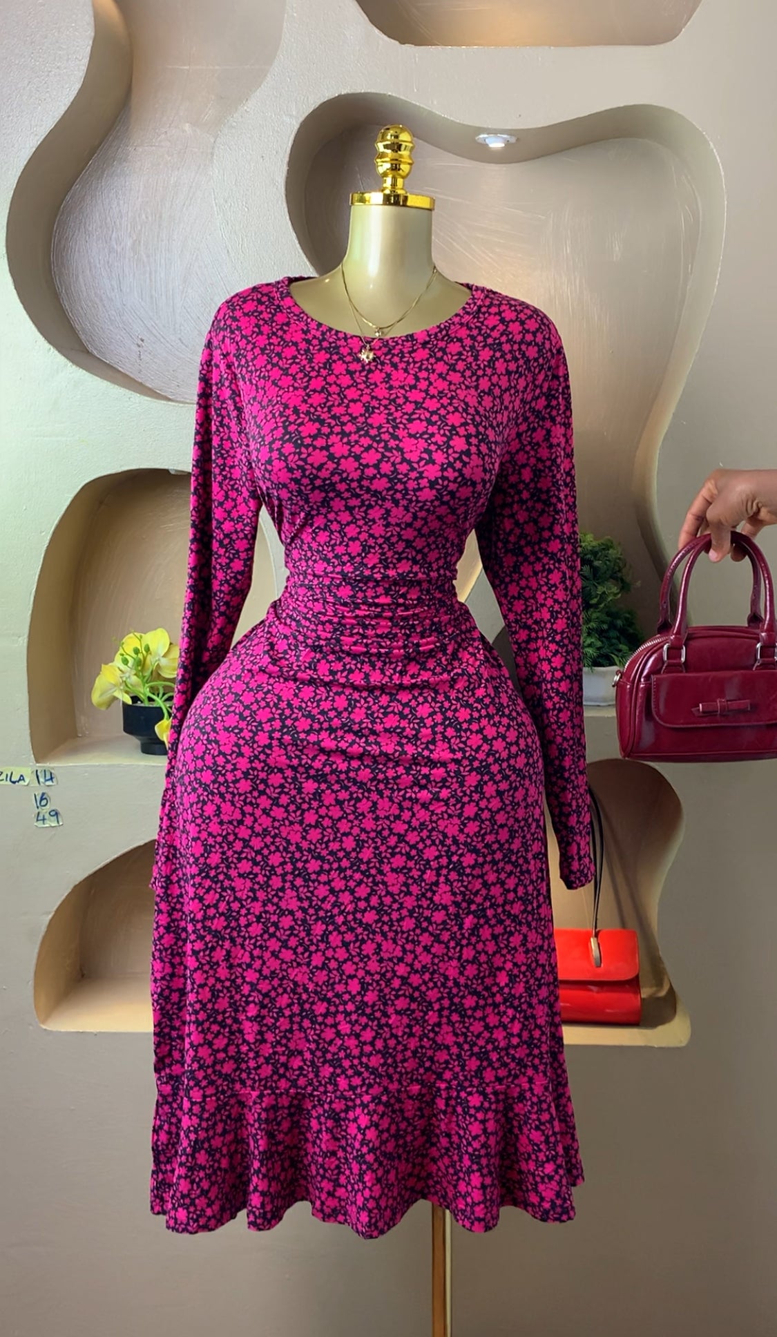 ZILA14 PINK FLORAL DRESS SIZE16 Length49