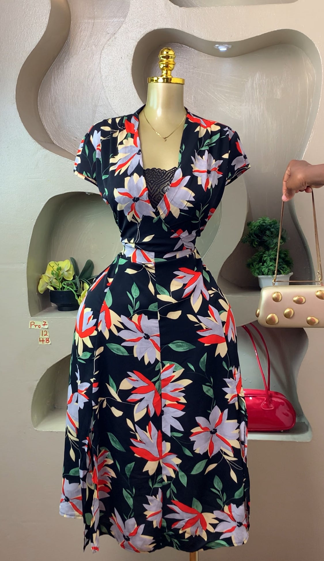PRO7 SIZE12 Floral DRESS Length48