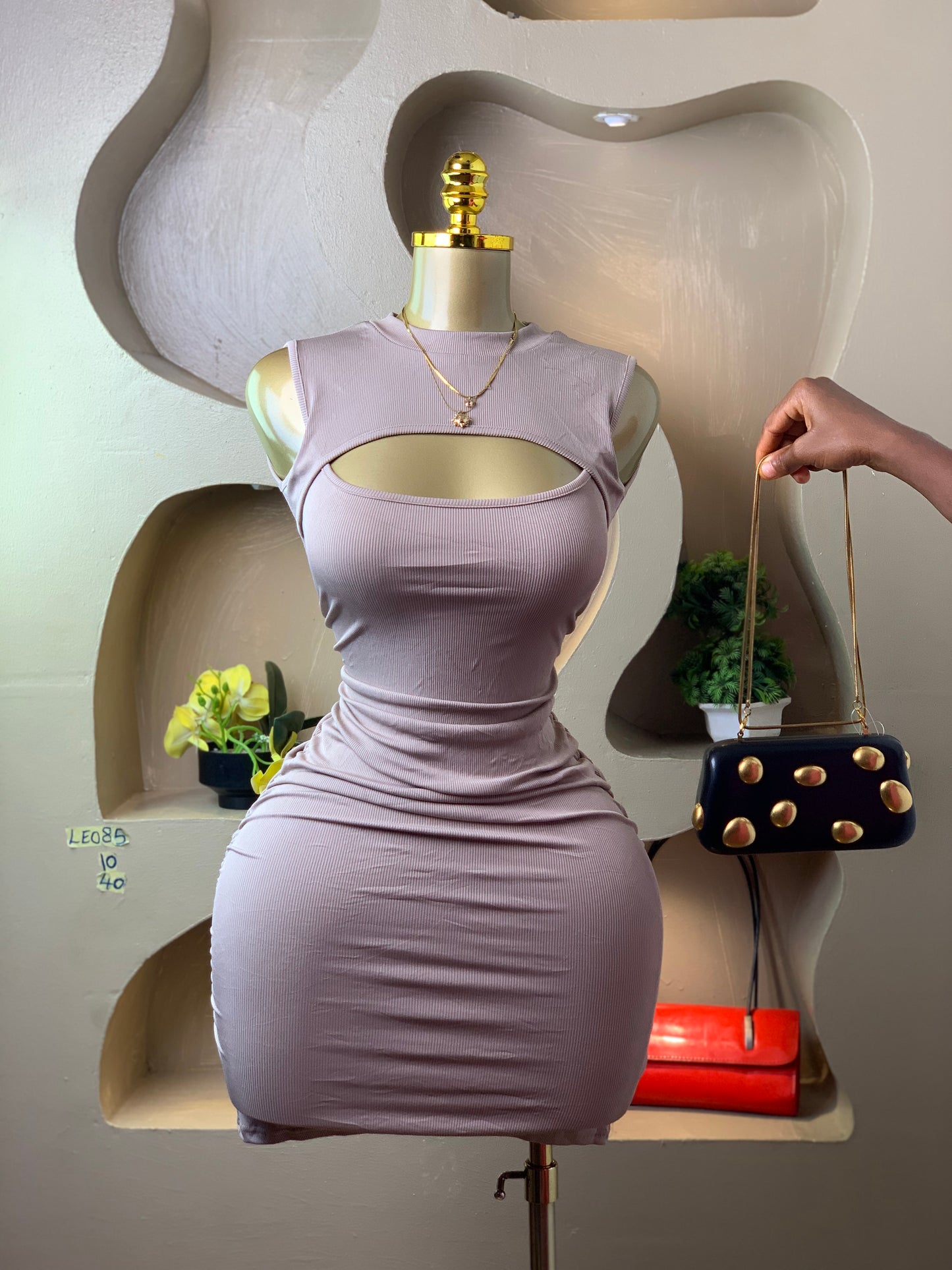 LEO85 NUDE DRESS SIZE10 Length40