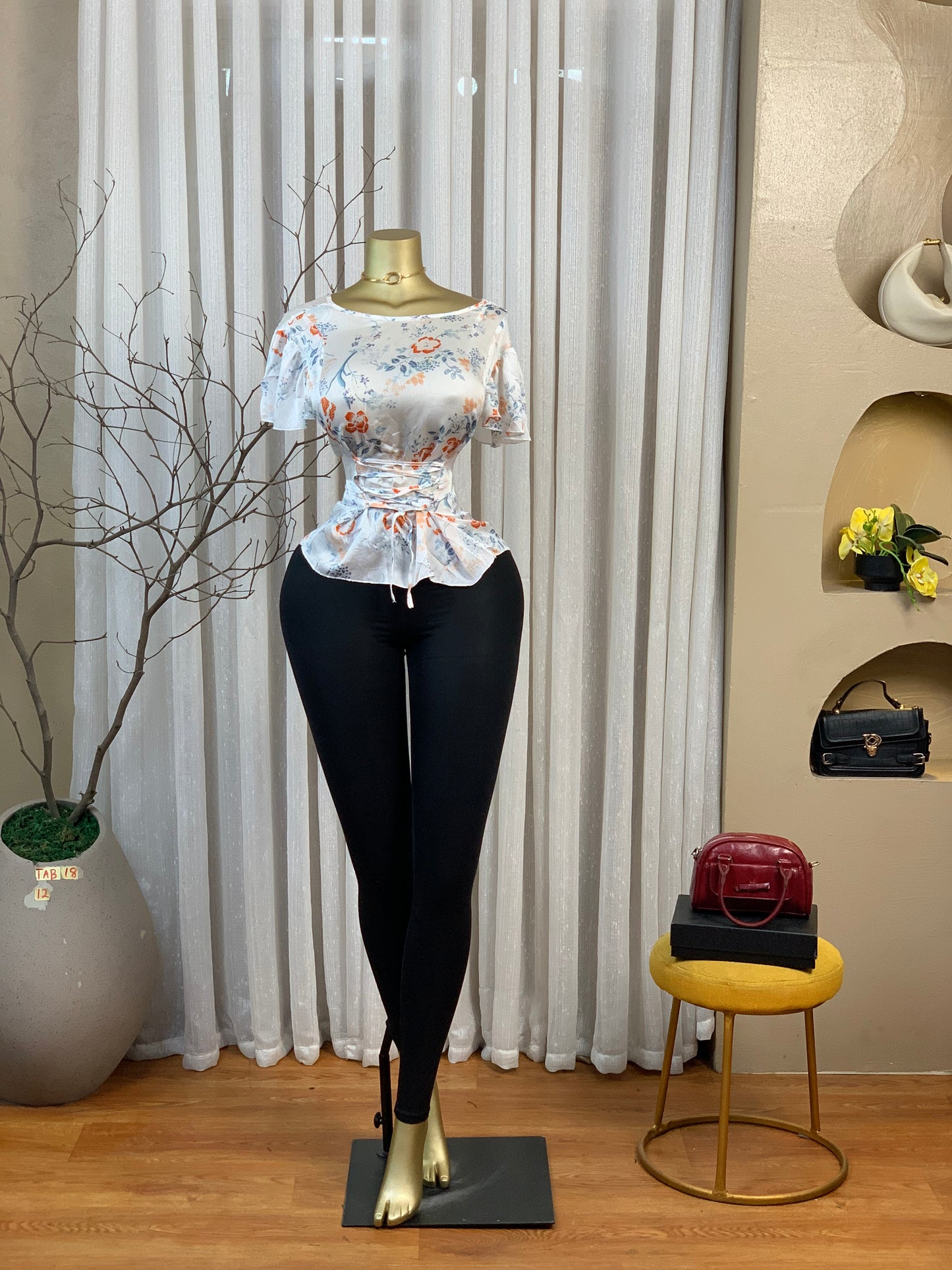 TAB18 SIZE12 Floral TOP