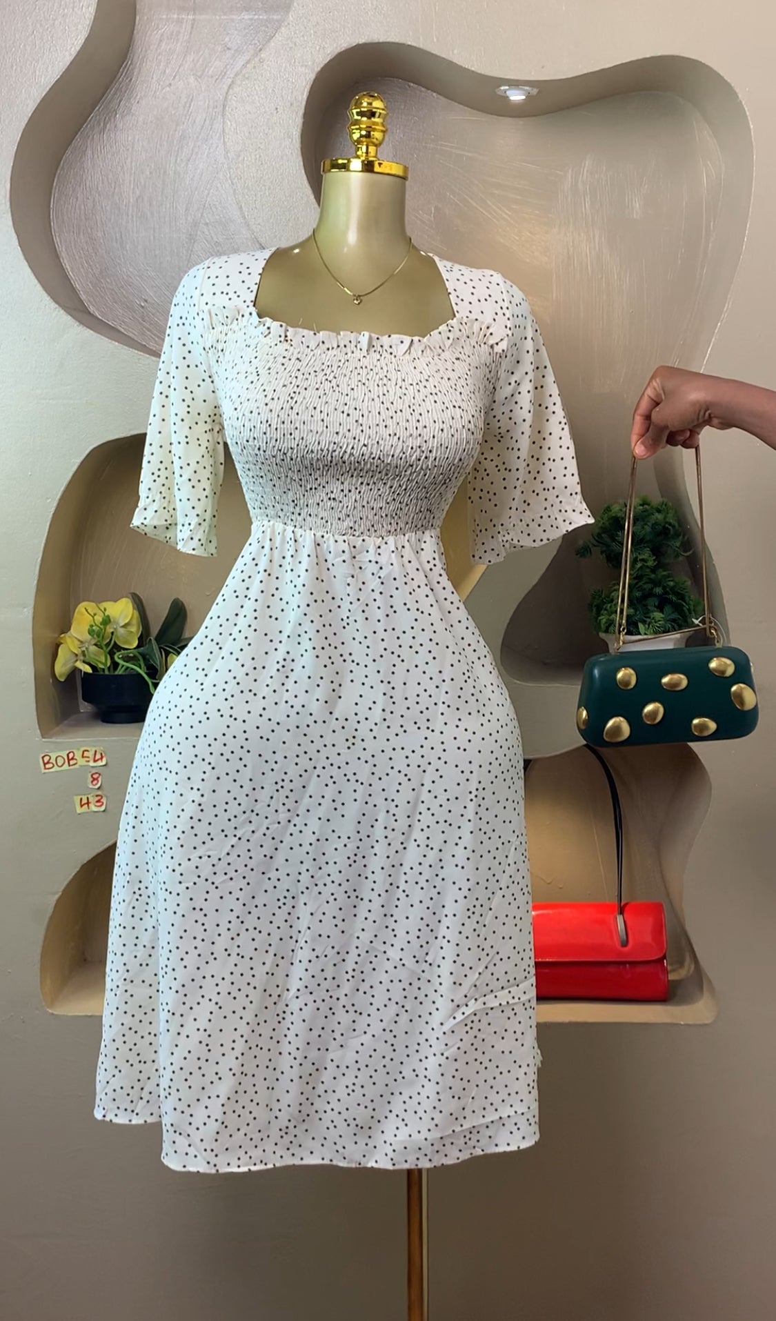 BOB54 SIZE8 DRESS Length43