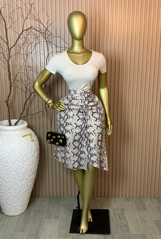 DEBBY33 SIZE10 Length28 Skirt only