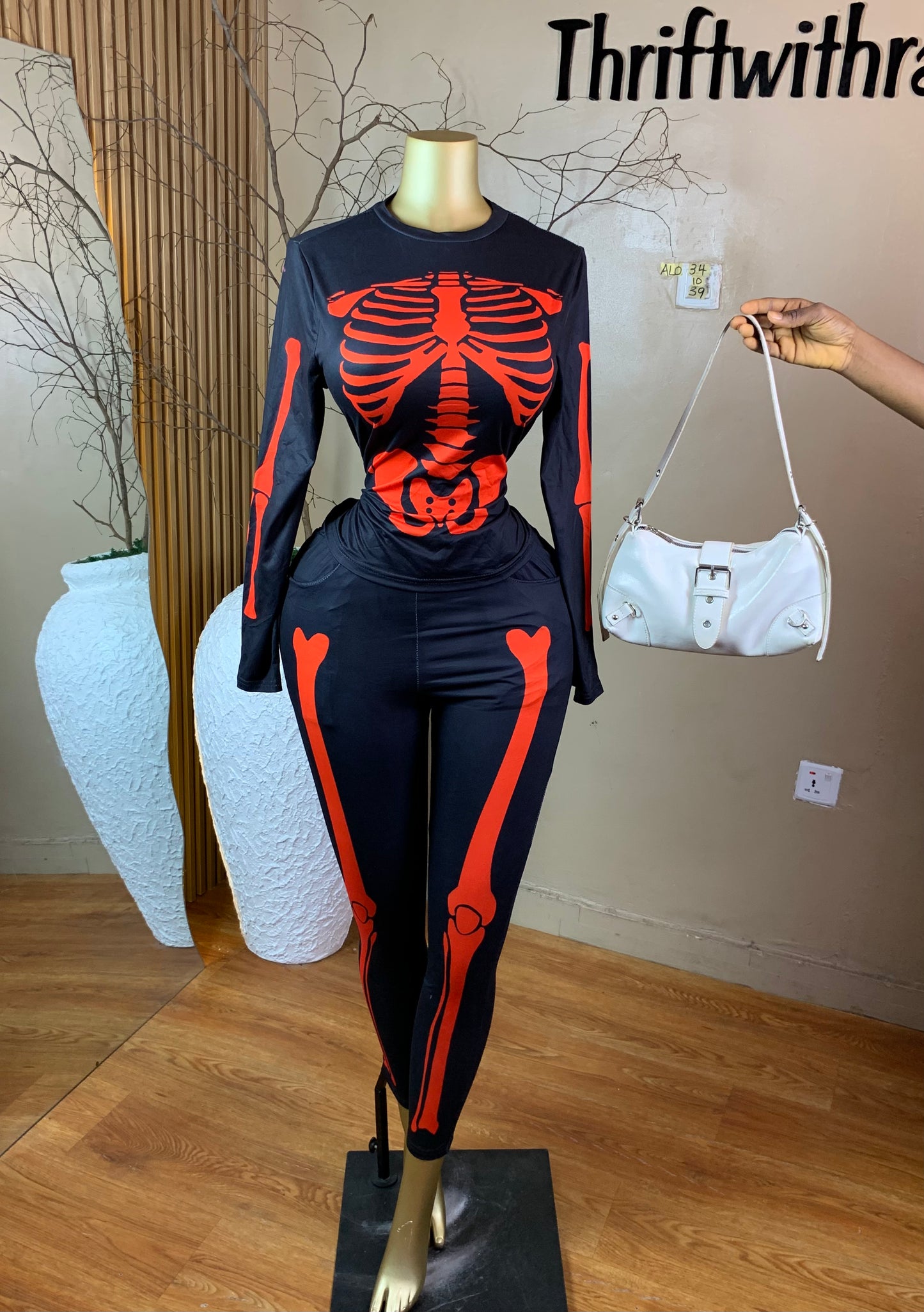 SIZE10 ALO34 BLACK&RED TWO PIECE Length39