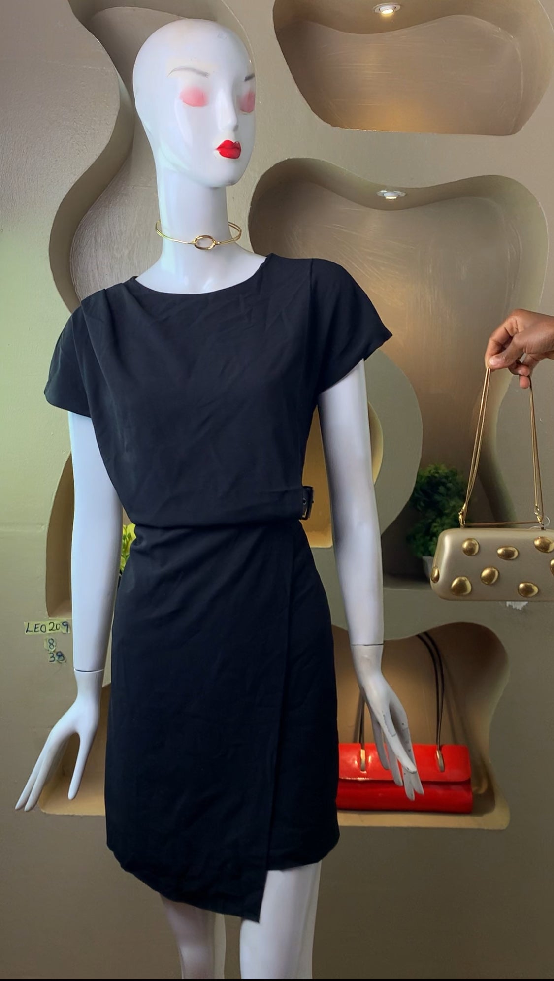 LEO209 BLACK DRESS SIZE8