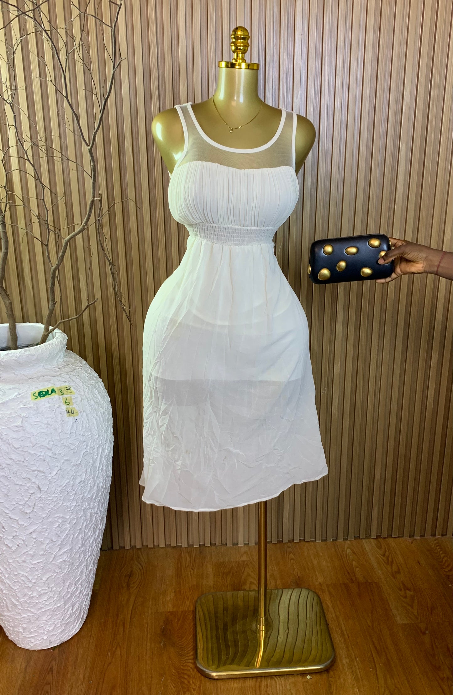 SOLA33 SIZE6 Length44 white dress