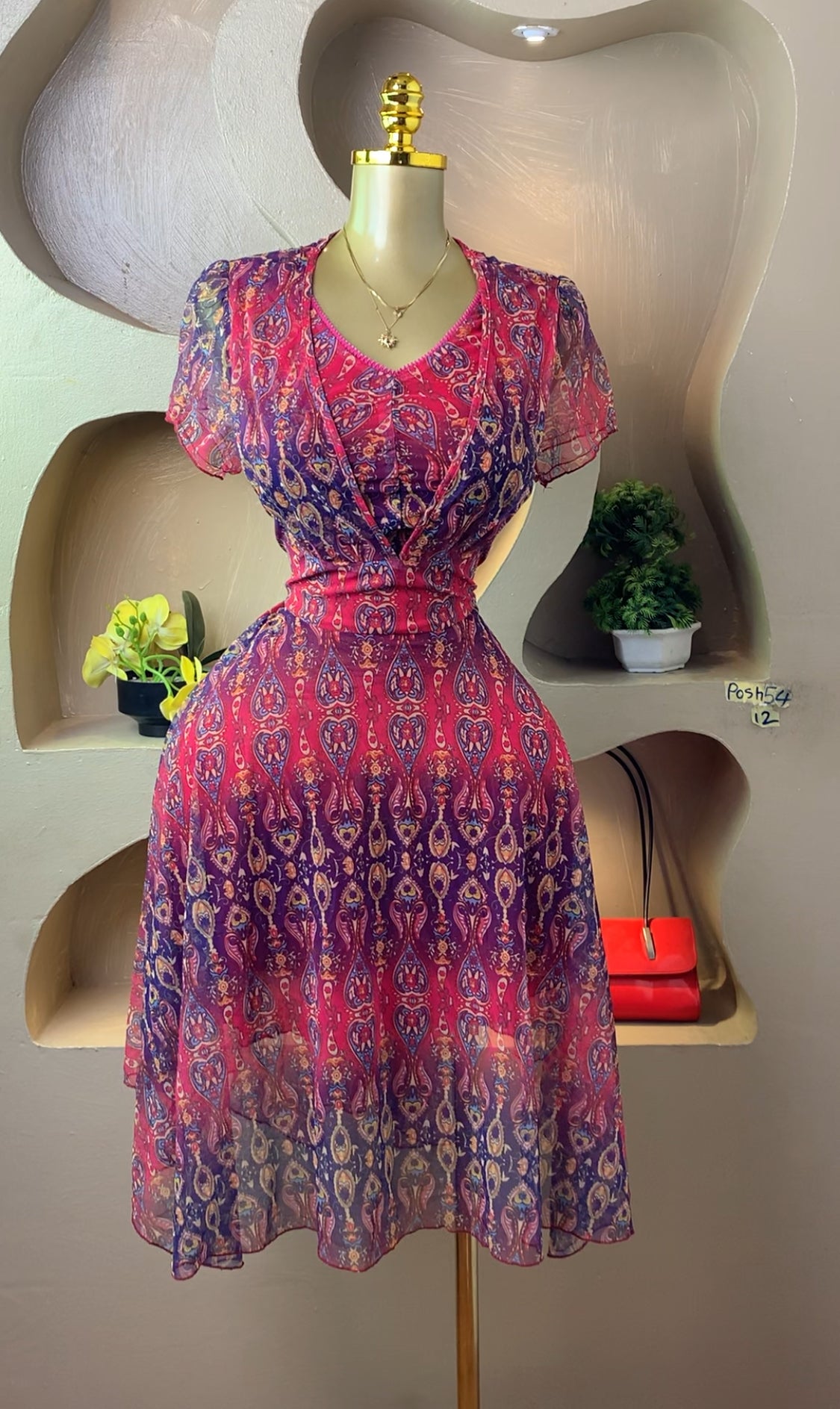 POSH54 FLORAL DRESS SIZE12