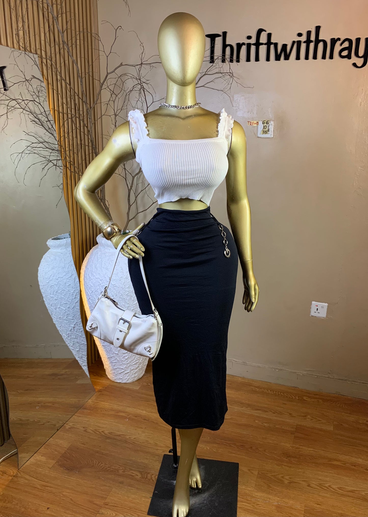 TREND66 SIZE10 Length35 black skirt only