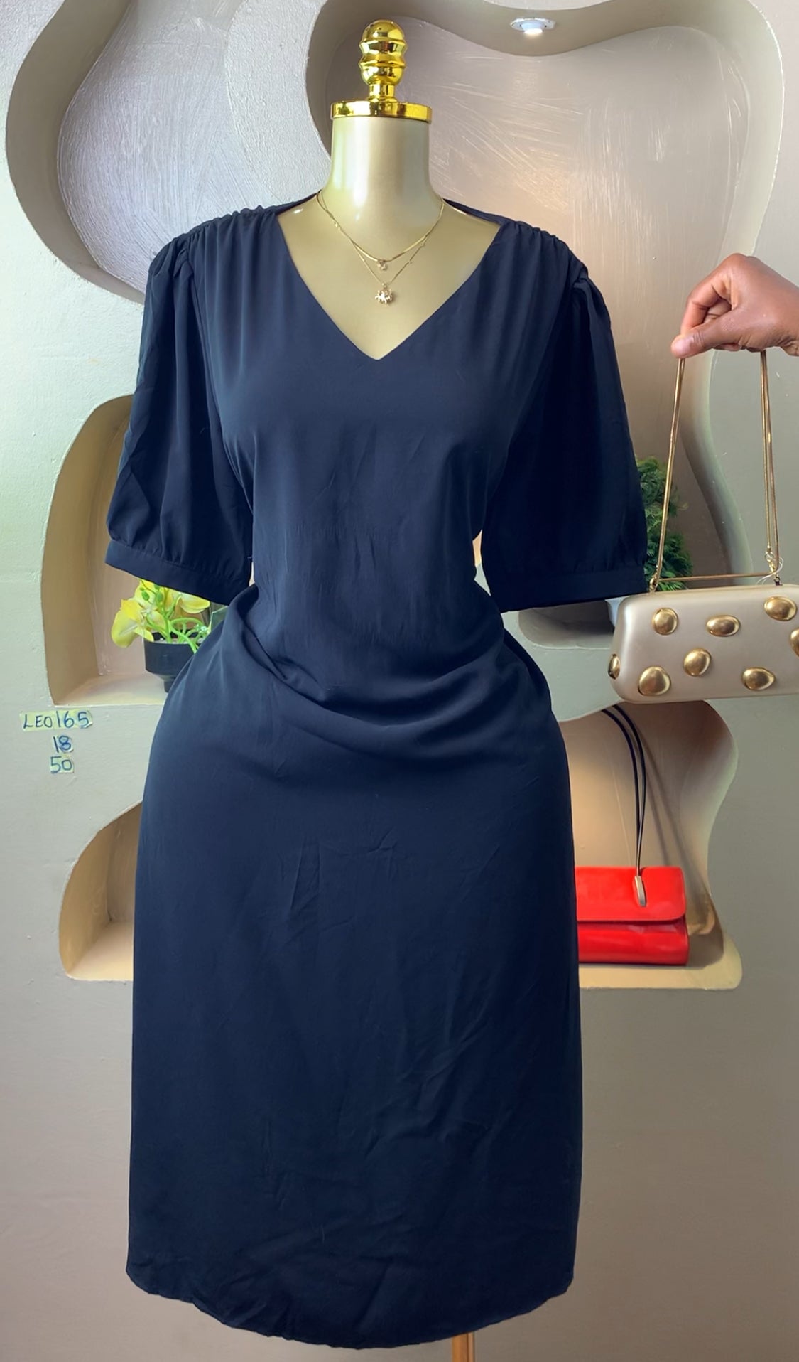 LEO165 BLACK DRESS SIZE18 Length50