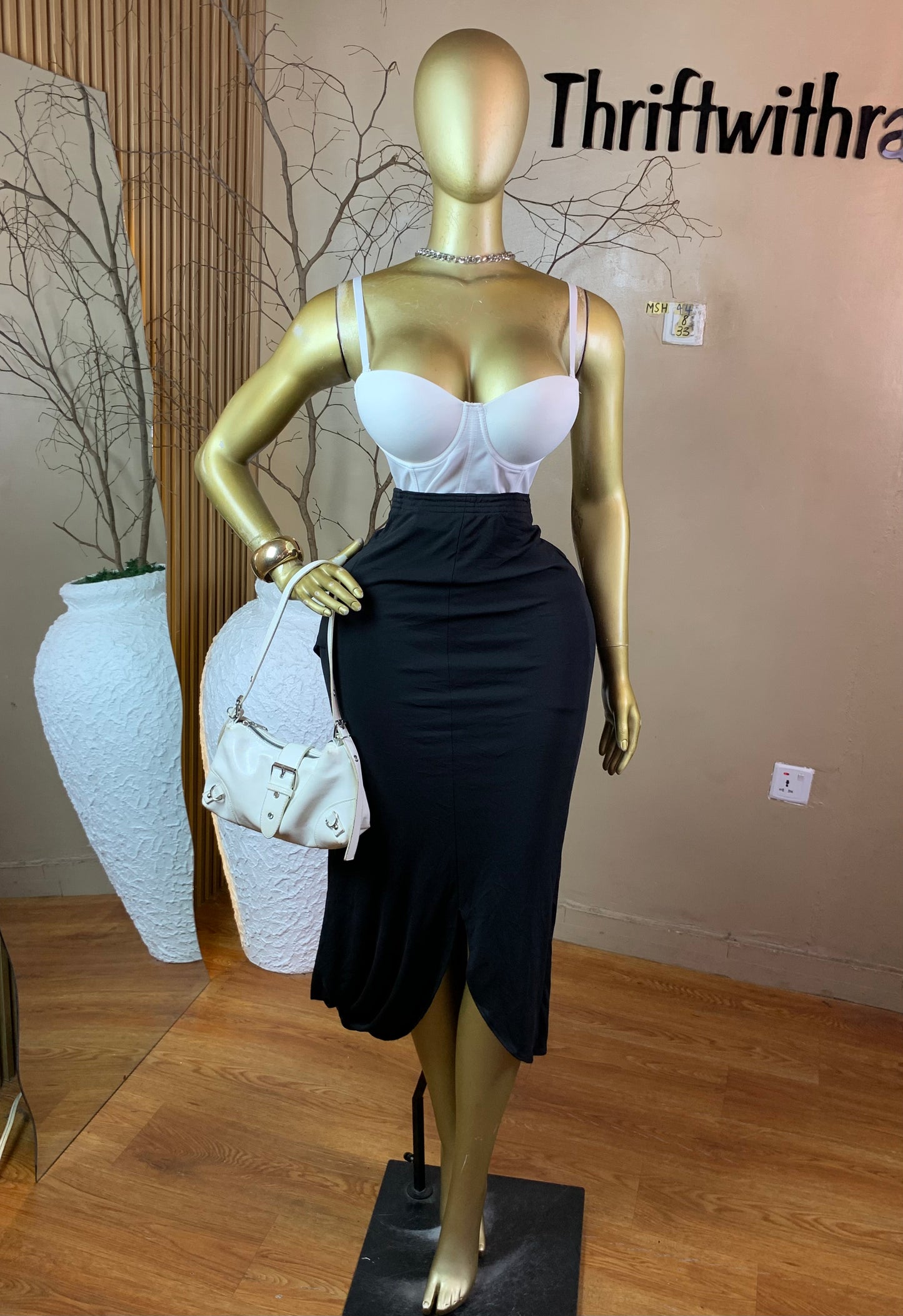 SIZE8 MSH44 BLACK SKIRT ONLY Length33