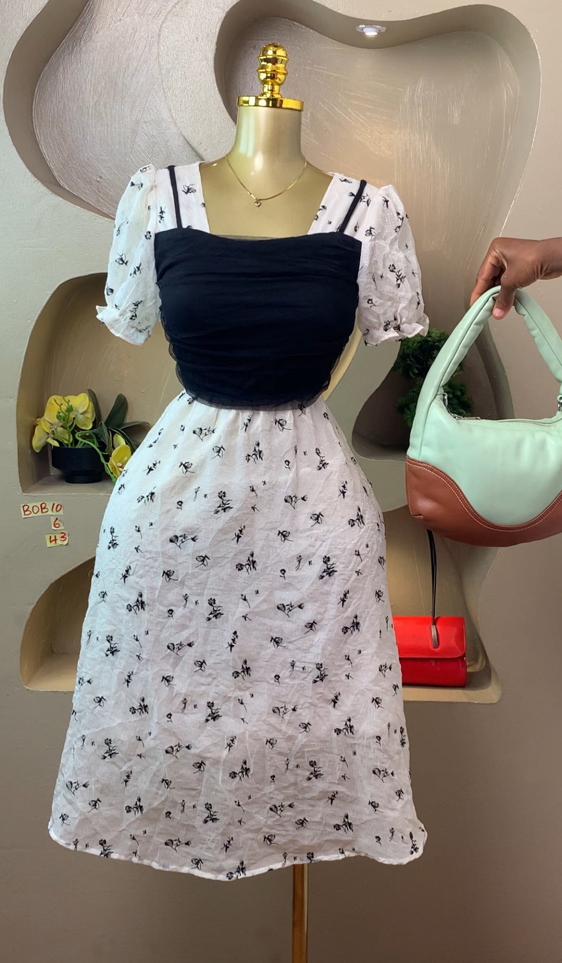 BOB10 SIZE6 Black&white DRESS Length43