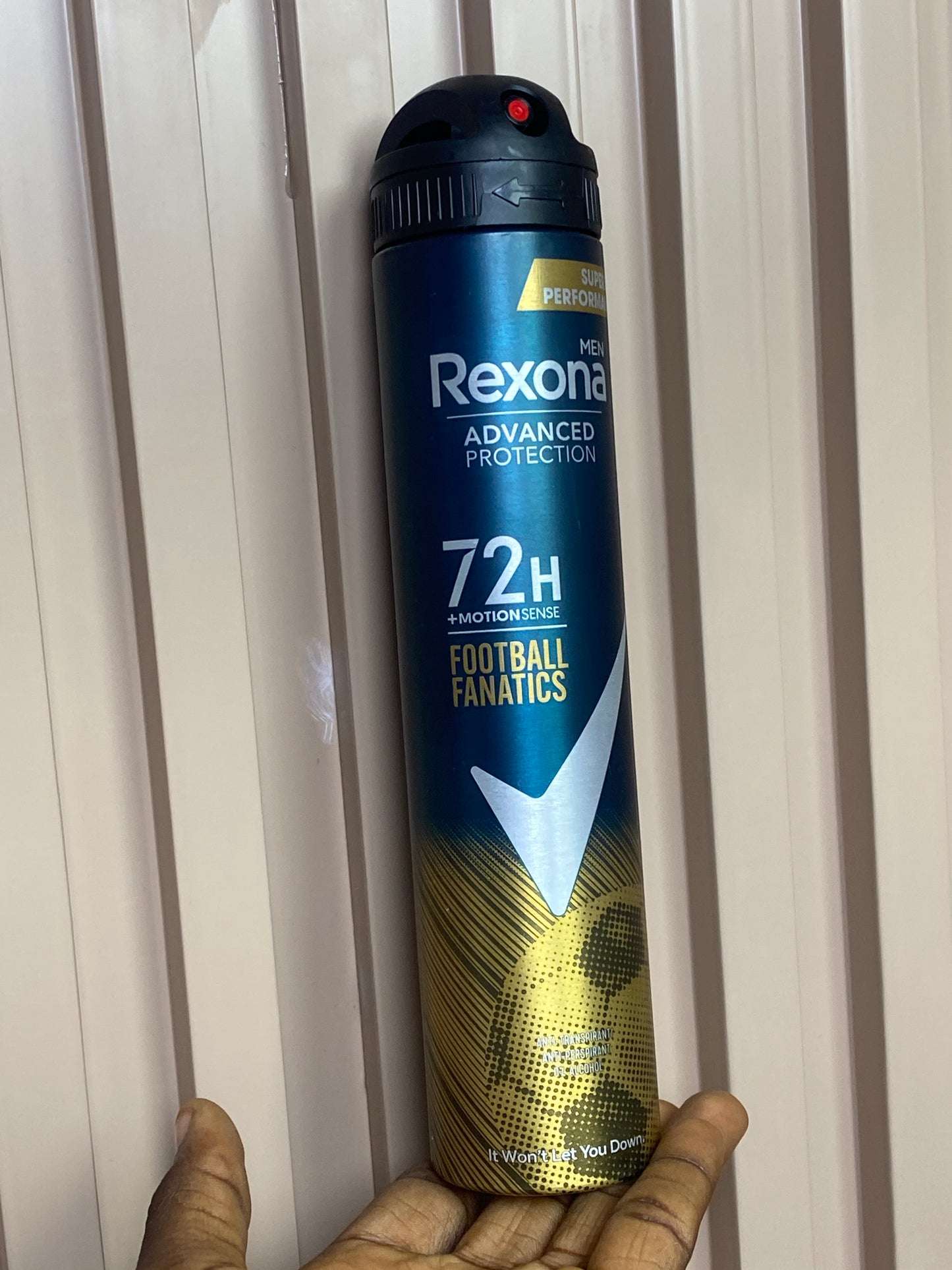 REXONA FOBALL72 h BODY SPARY