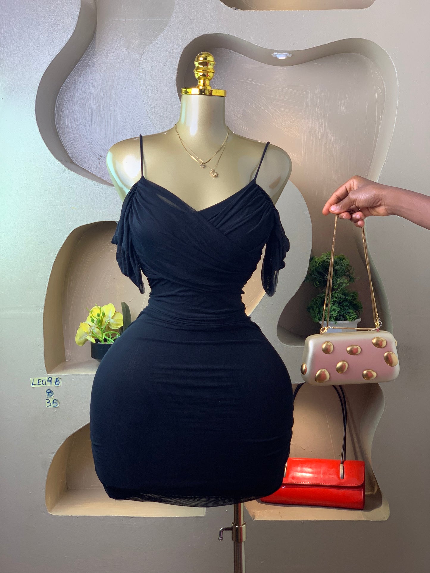 LEO96 BLACK DRESS SIZE8 Length35