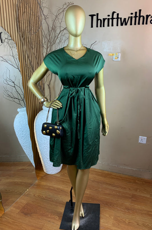 BOLU24 SIZE14 Length42 green dress