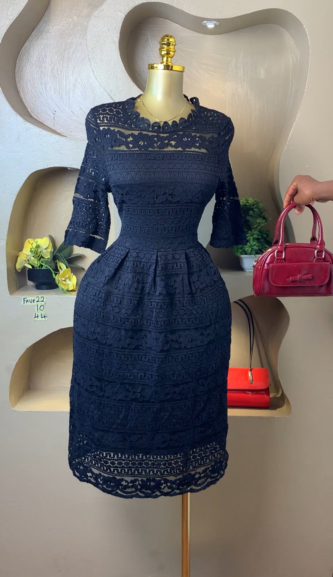 FAVE22 BLACK DRESS SIZE10 Length44