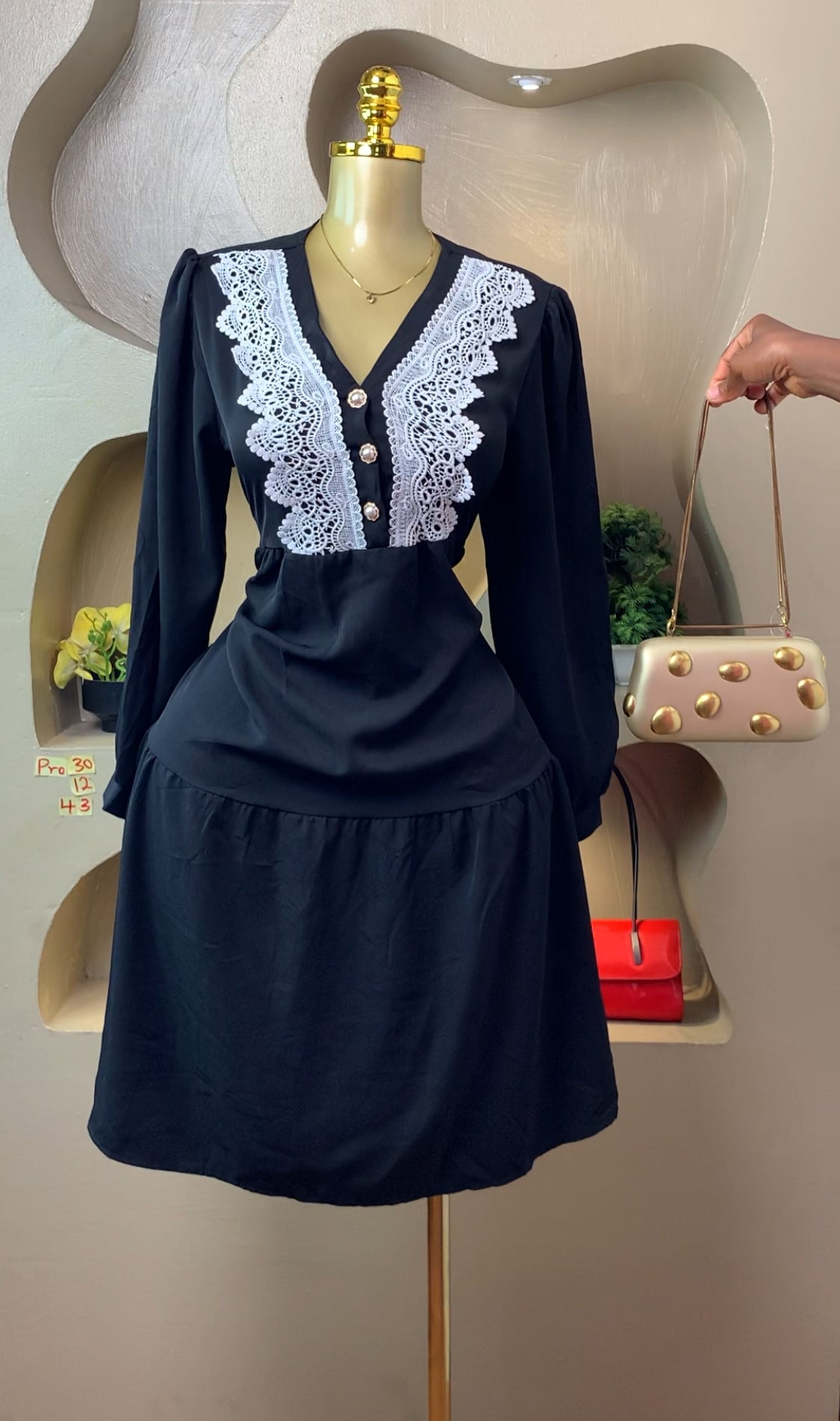 PRO30 SIZE12 Black DRESS Length43