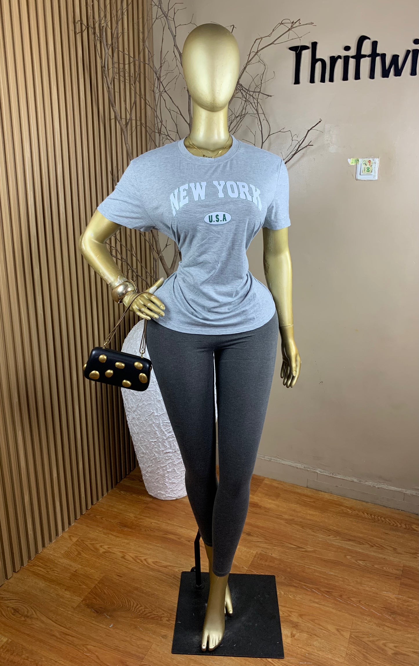 2BASIC TEE29 SIZE18 Brand new