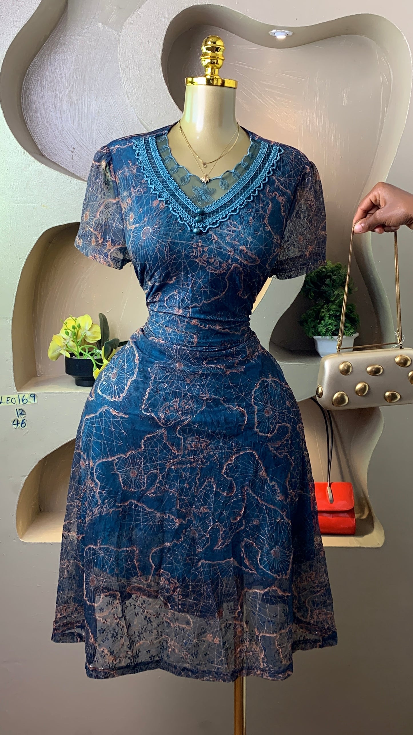 LEO169 SHADE OF GREEN DRESS SIZE12 Length49
