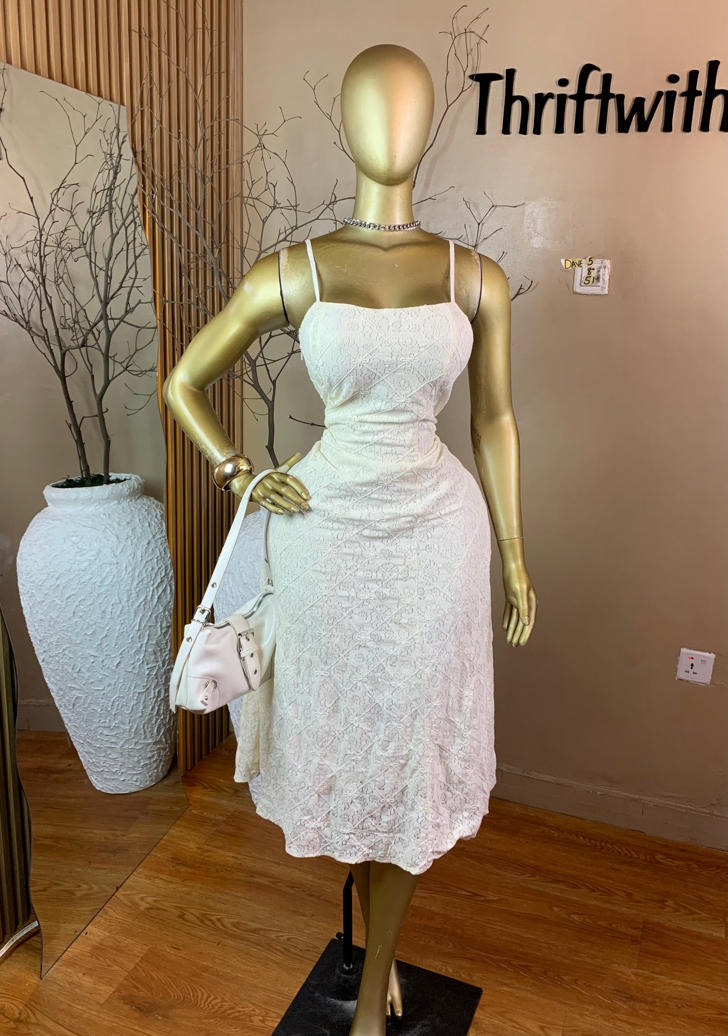 DAVE5 WHITE DRESS SIZE8 Length51