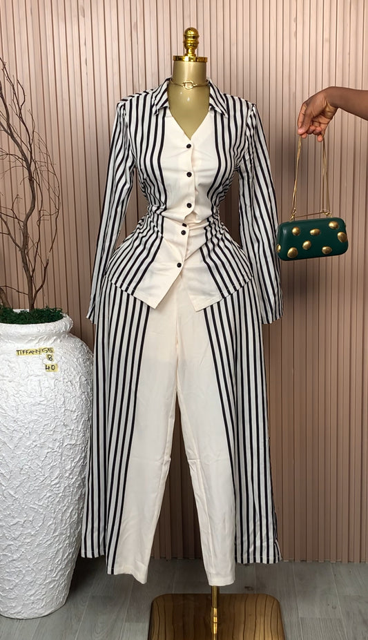 UK Size 8 Tiffany55 Brand New Two Piece Cream&Black Length40