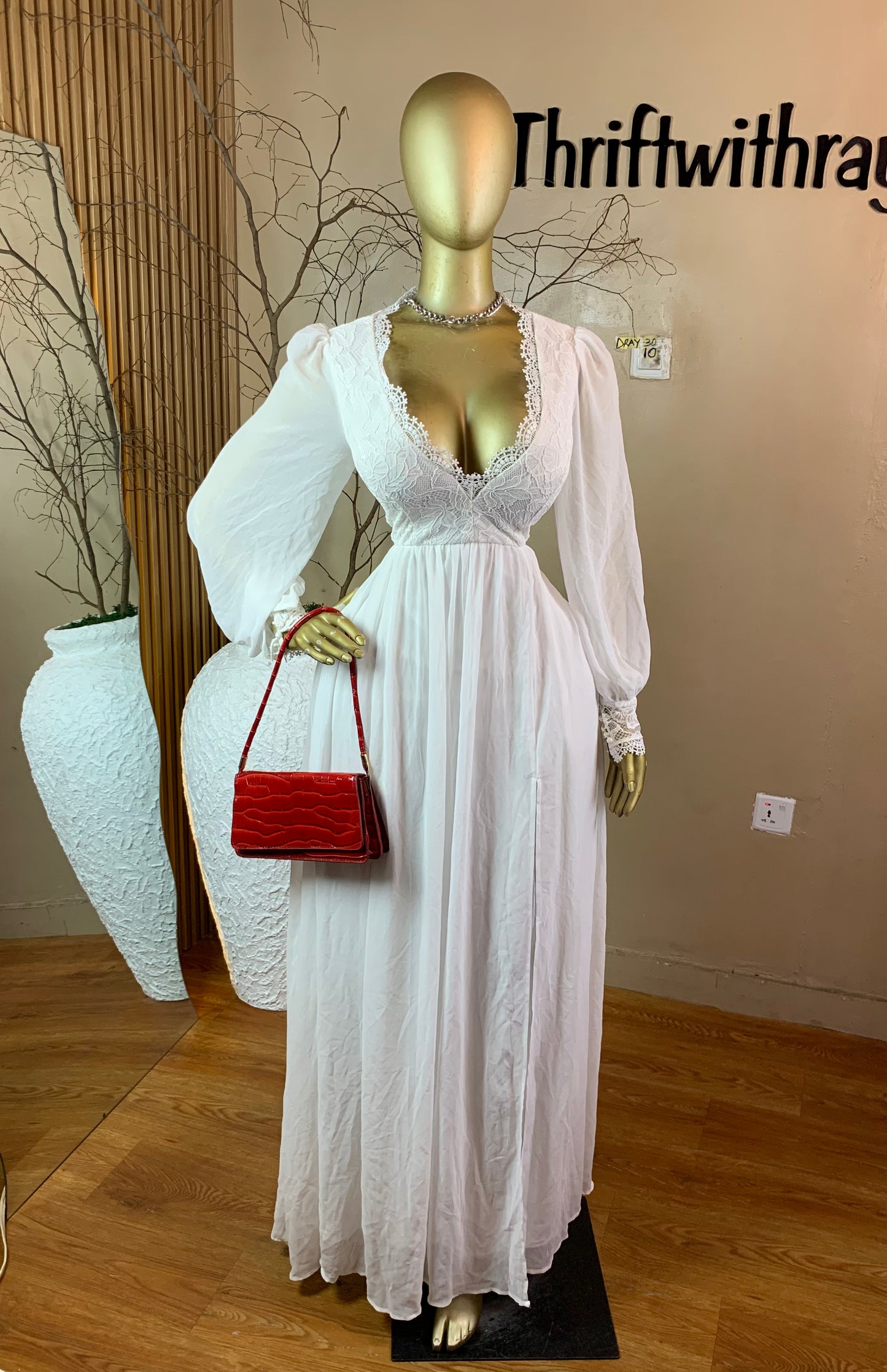 SIZE10 DRAY30 WHITE DRESS