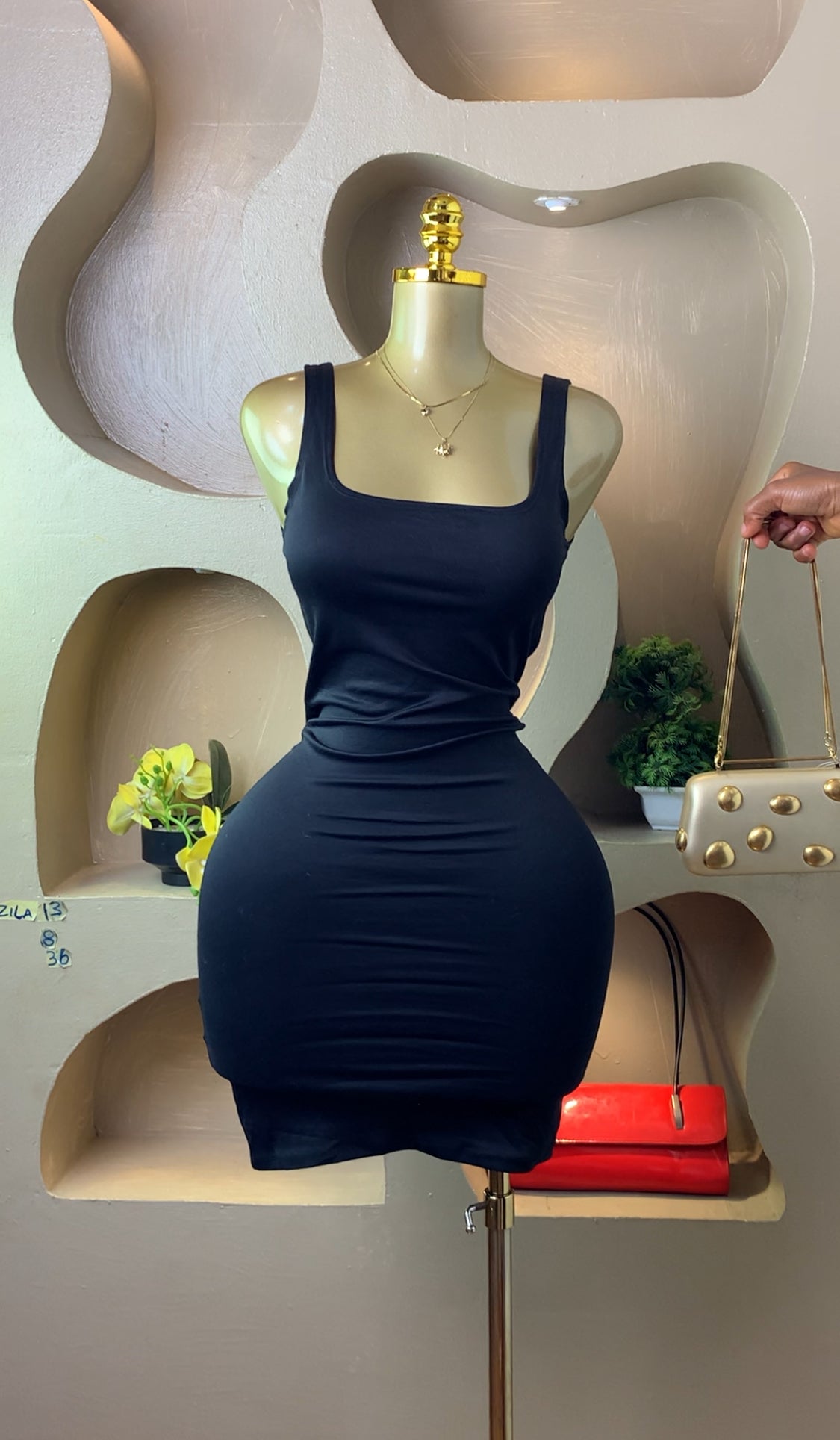 ZILA13 BLACK DRESS SIZE8 Length36
