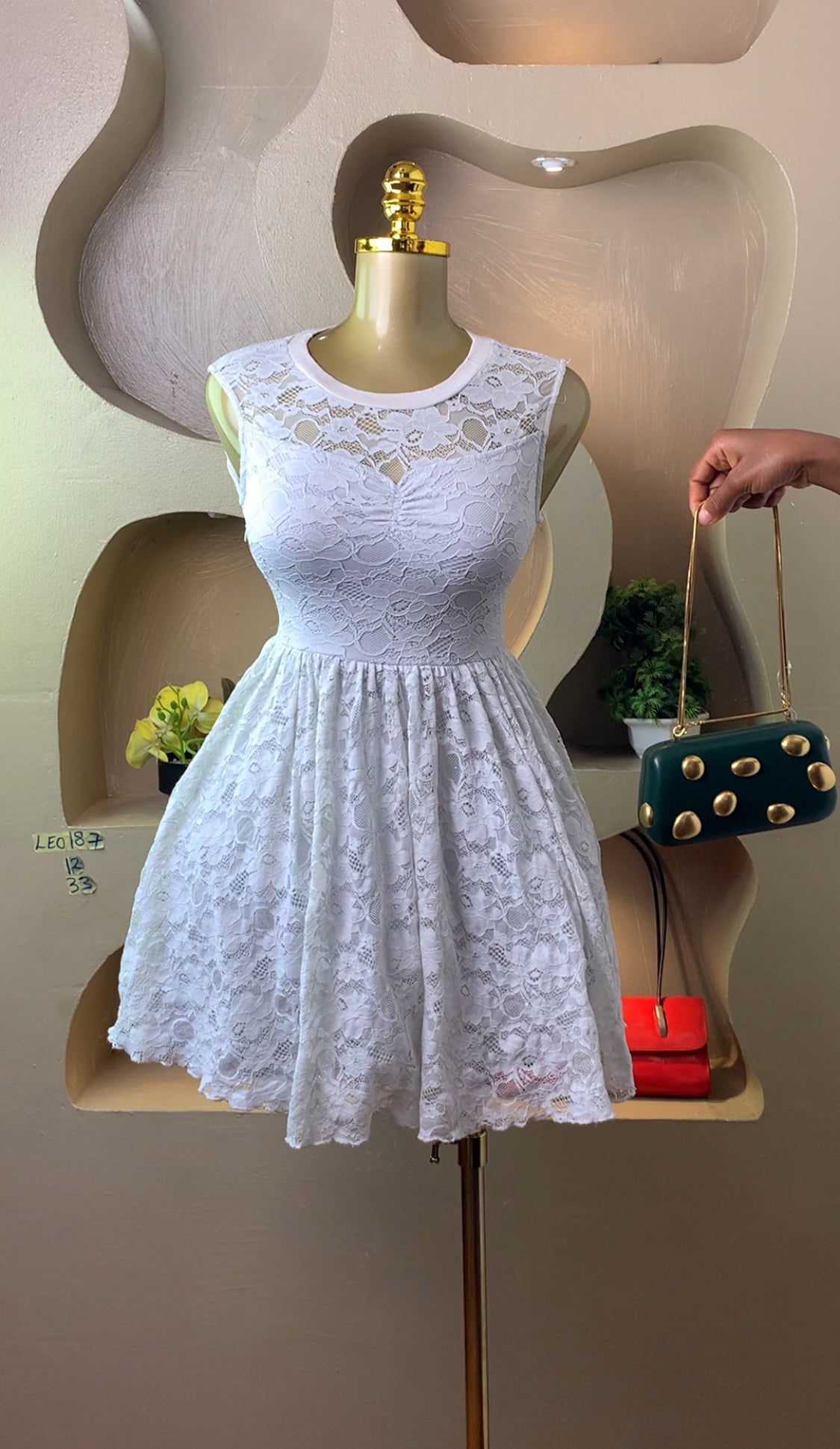 LEO187 WHITE DRESS SIZE12 Length33
