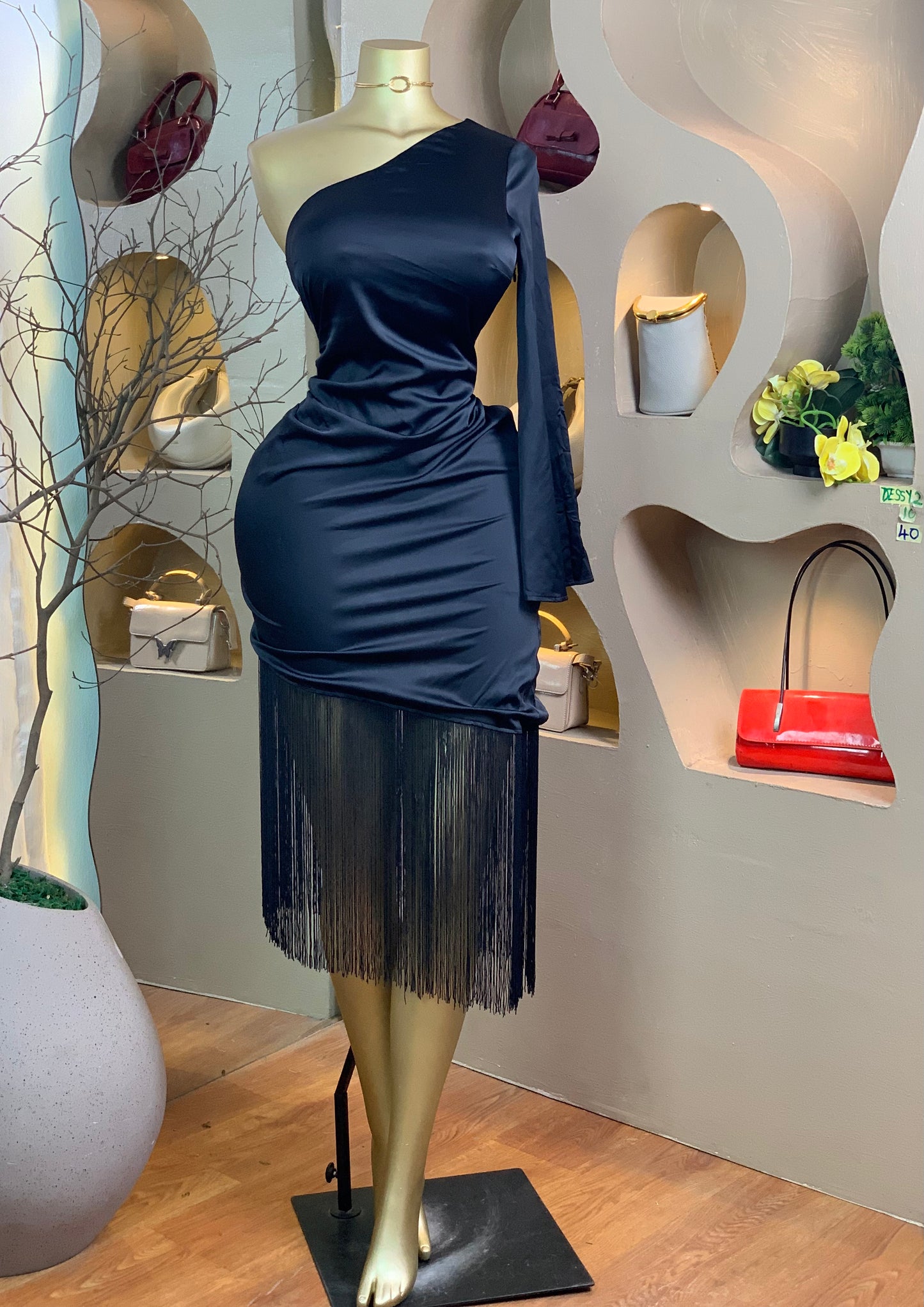 DESSY2 SIZE10 Black DRESS Length40