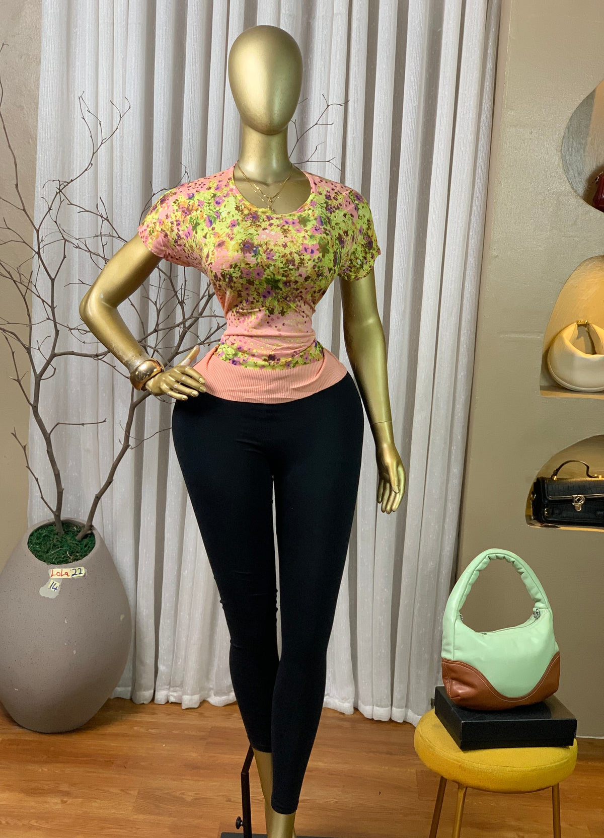 LOLA22 SIZE14 Top only