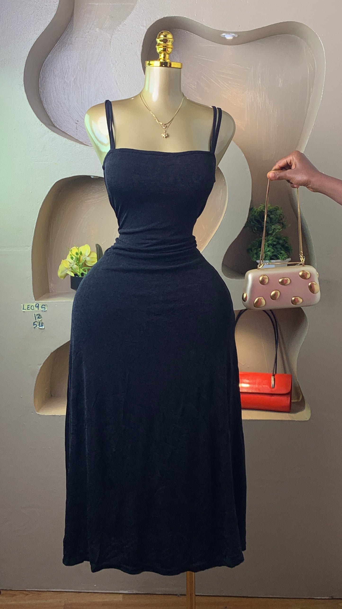 LEO95 BLACK DRESS SIZE12 Length54