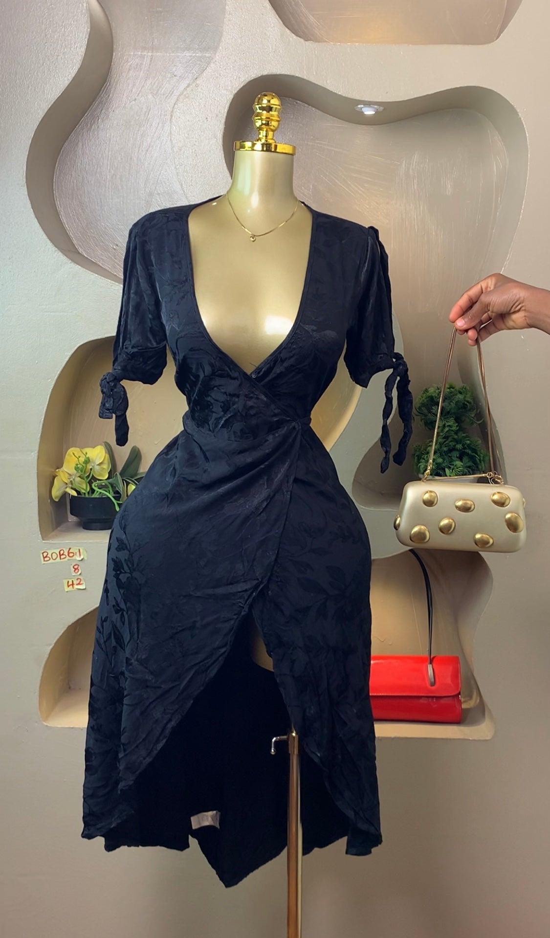 BOB61 SIZE8 Black DRESS Length42