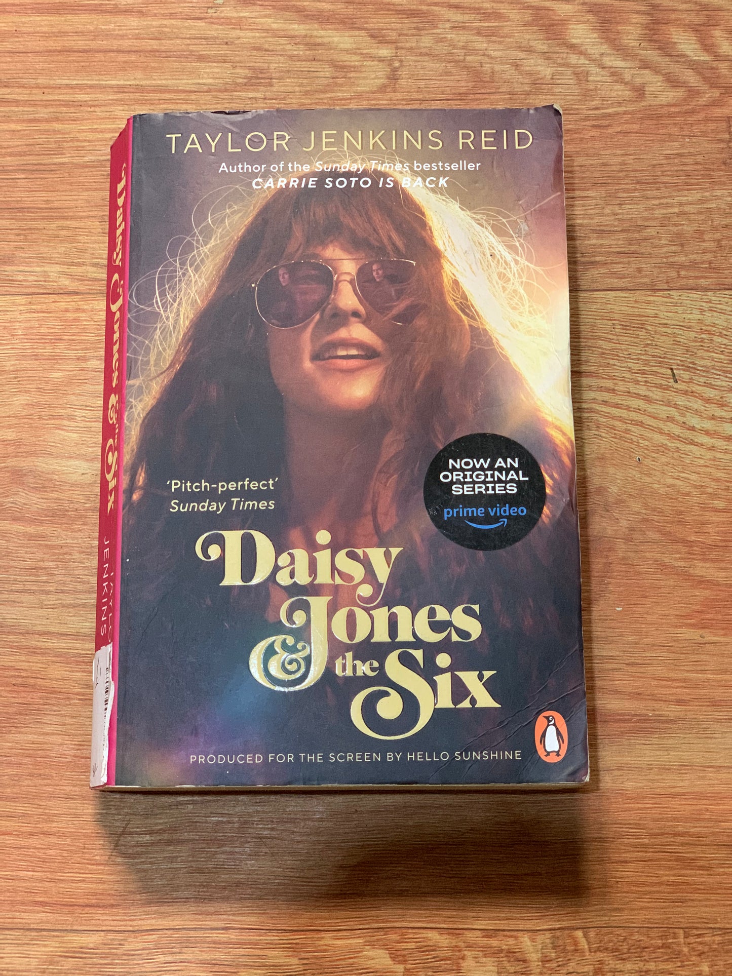 DAISY JONES&THE SIX