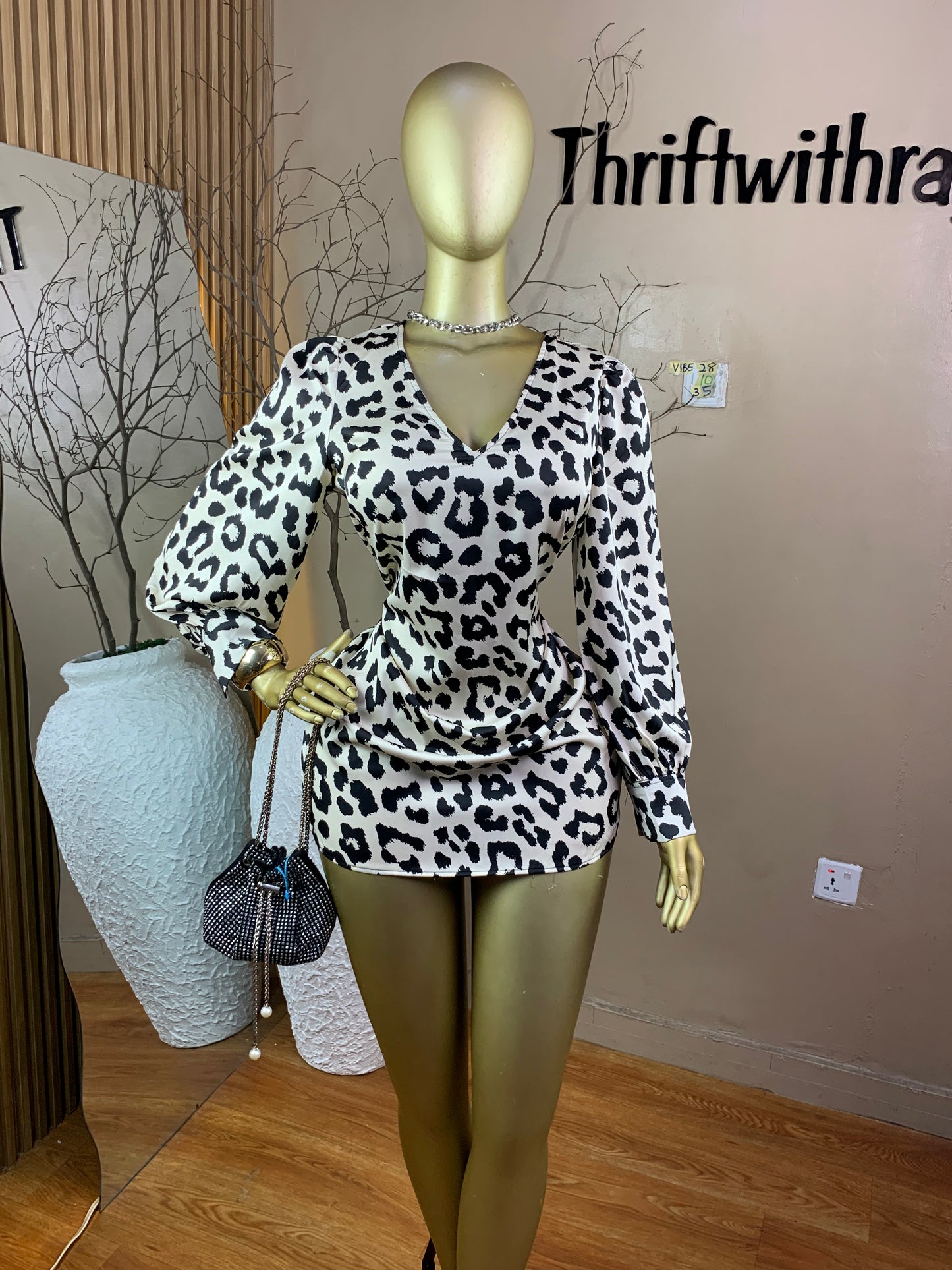 SIZE10 VIBE28 Length35(free dress)