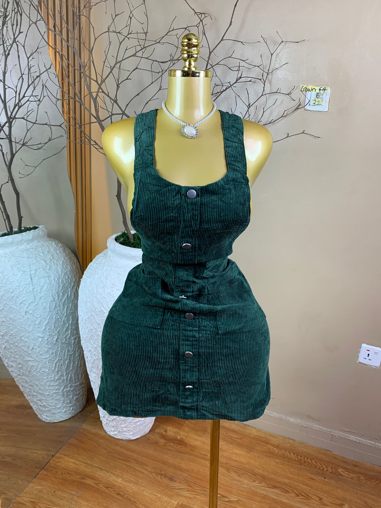 SIZE6 Crown64
