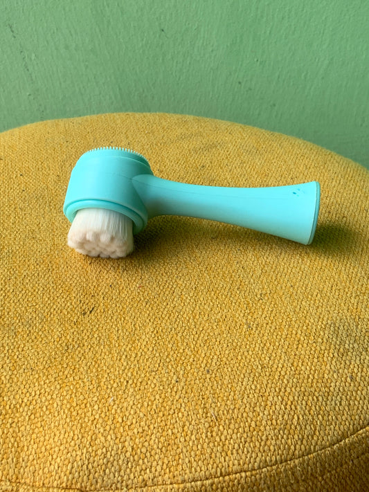 Double sided manual facial cleansing brush(Kids)