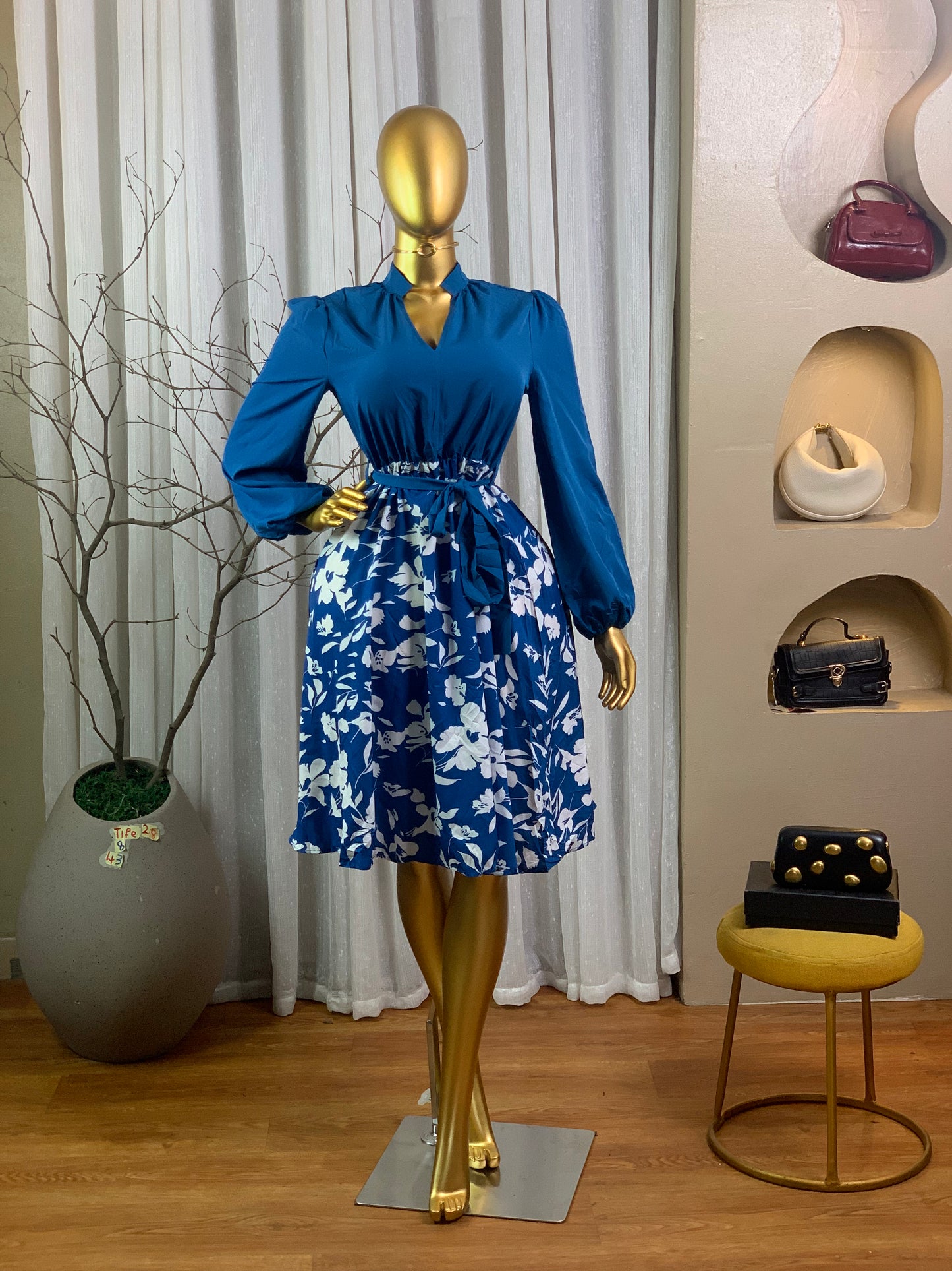 TIFE28 SIZE8 DRESS Length43