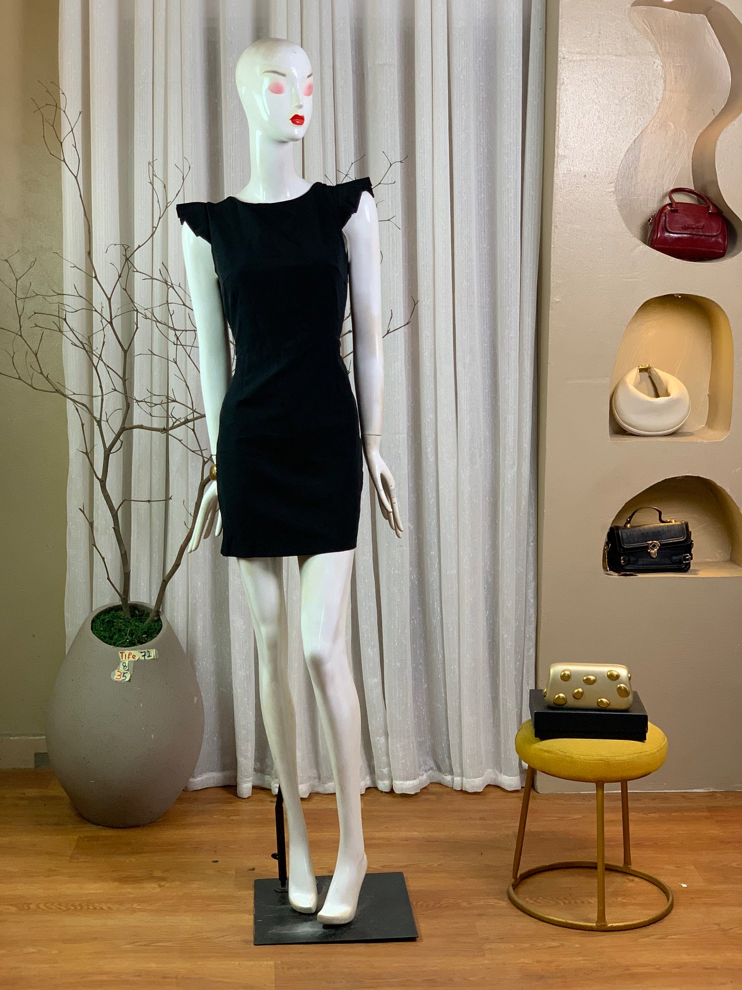 TIFE72 SIZE8 Black DRESS Length35